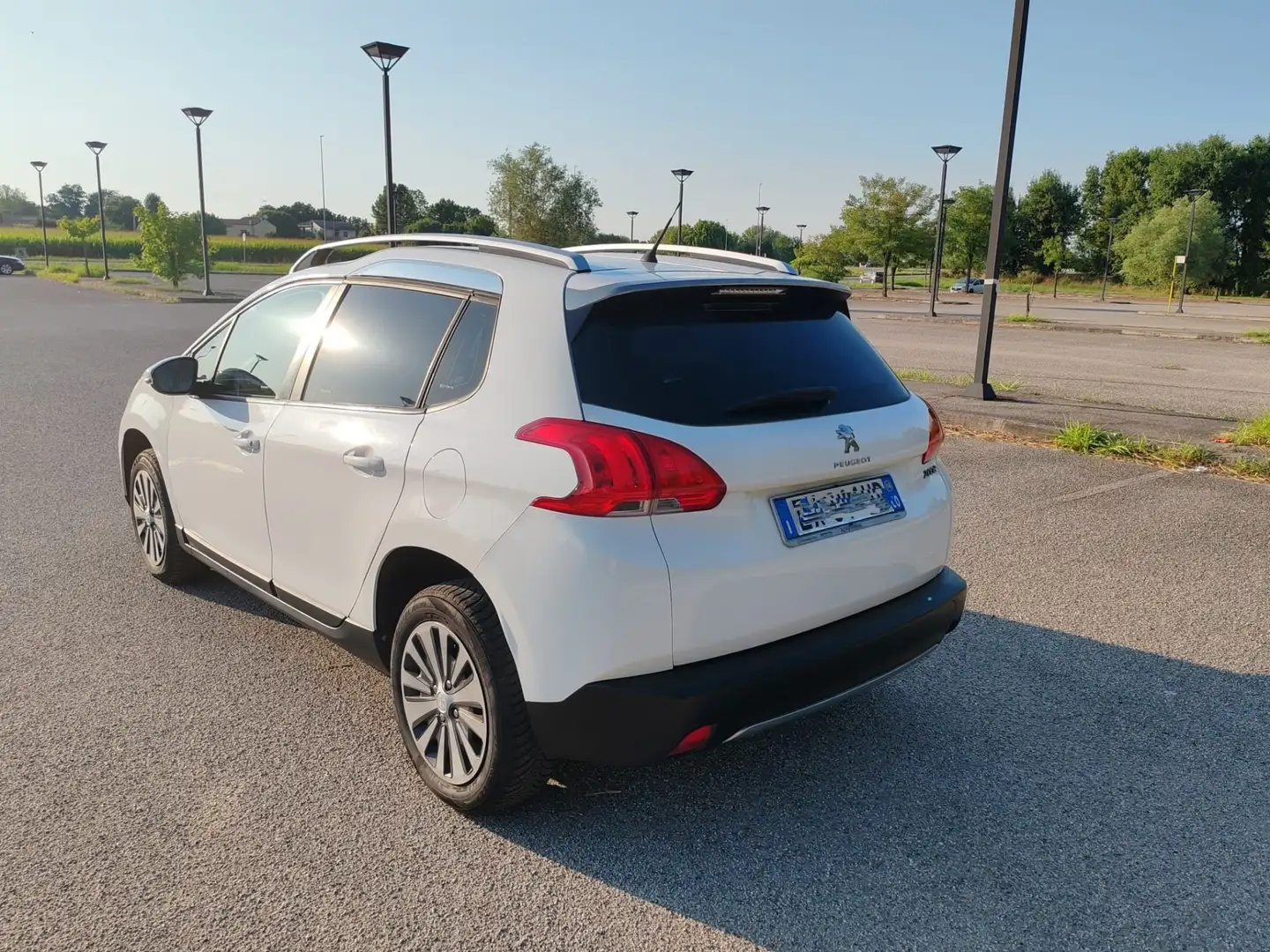 Peugeot 2008 1.4 HDi Active 68cv Bianco - 2