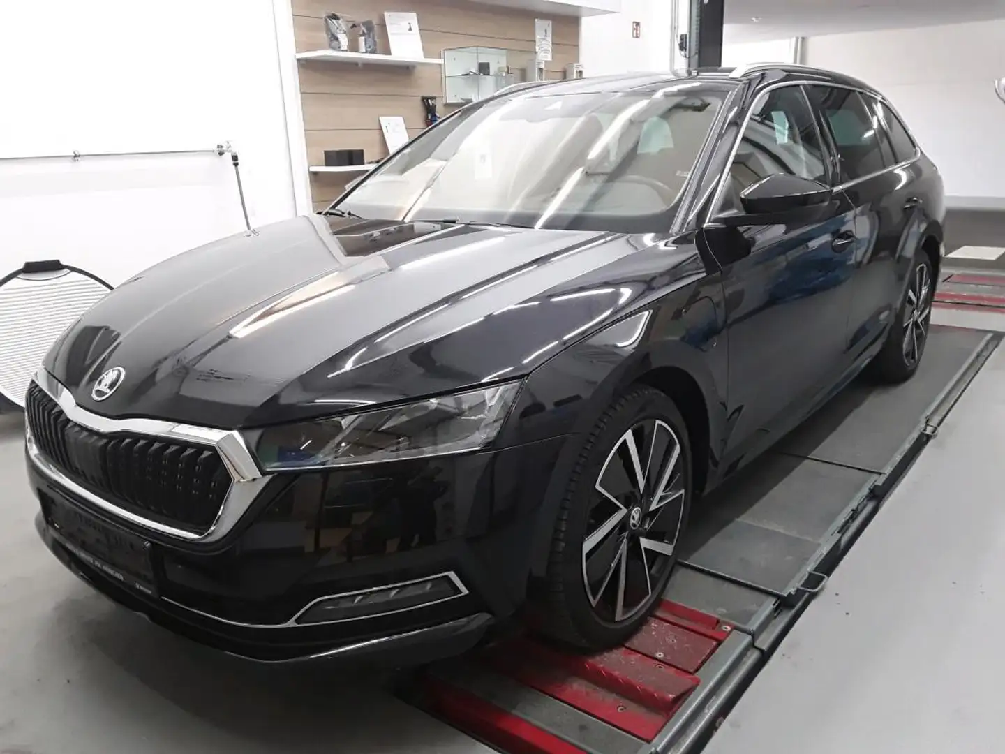 Skoda Octavia 1.4 TSI Style iV KAM*HUD*LED*CARPLAY Schwarz - 1