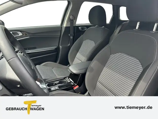 Kia Ceed view 10