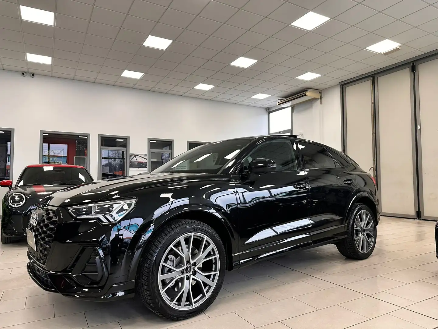 Audi Q3 Sportback 40 2.0 tdi S line  quattro 200cv Nero - 1