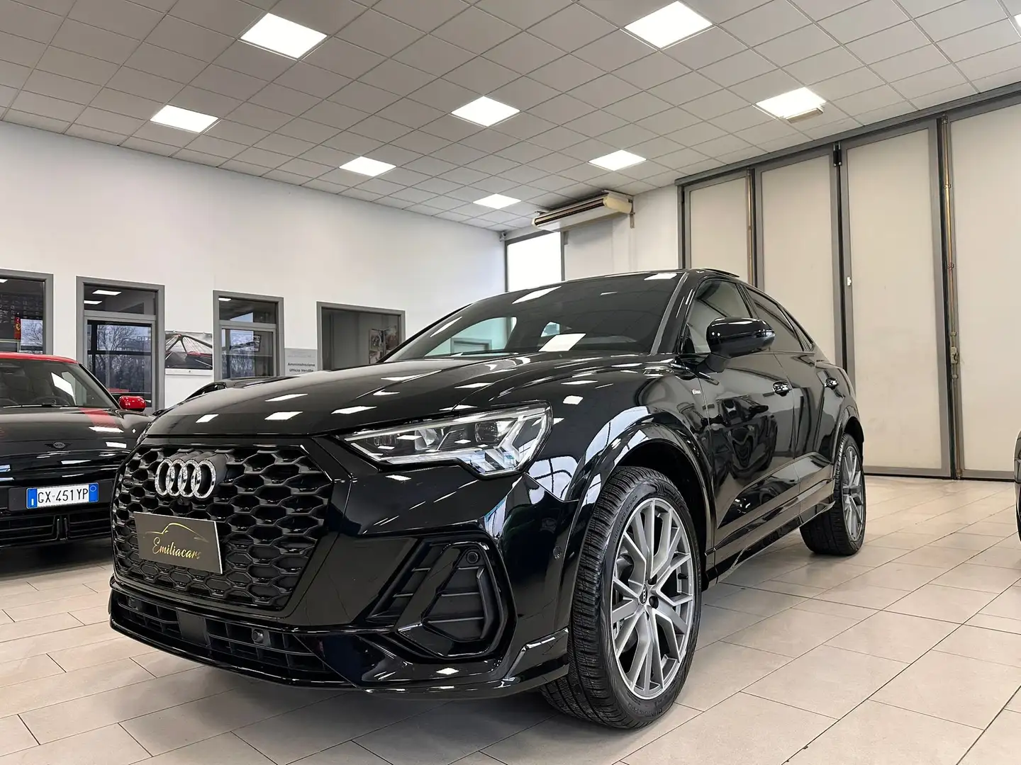 Audi Q3 Sportback 40 2.0 tdi S line  quattro 200cv Nero - 2