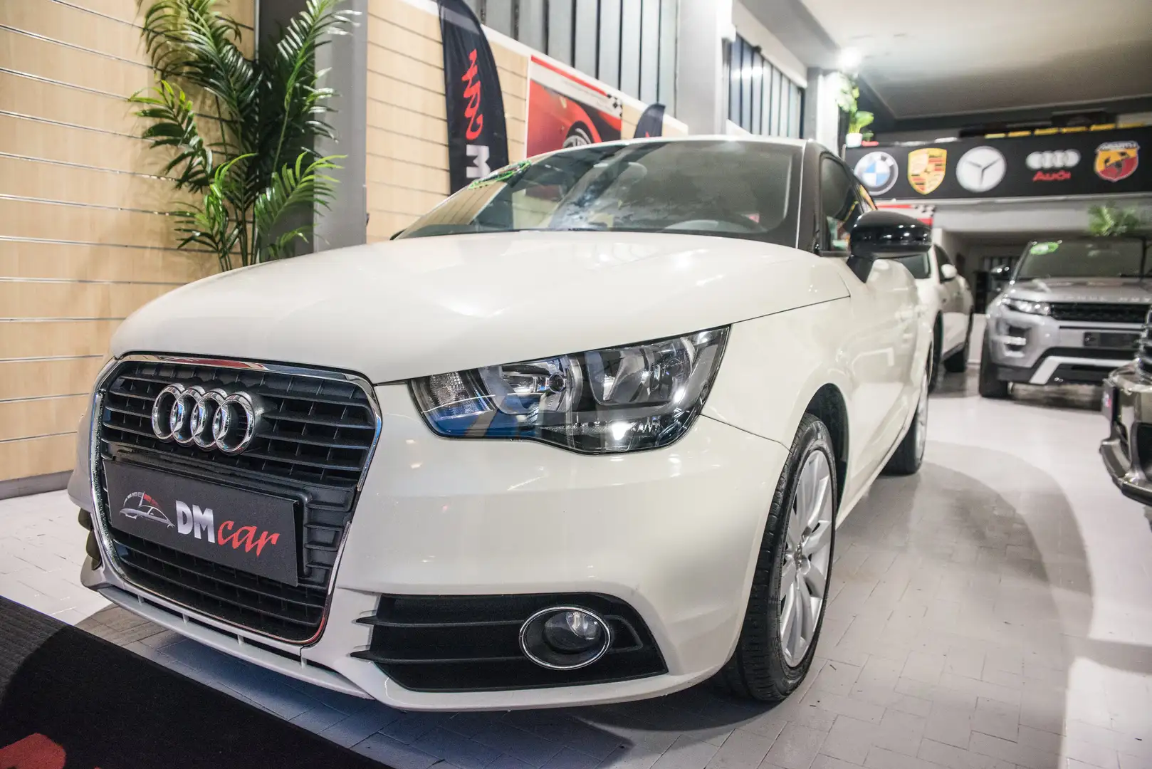 Audi A1 SPORTBACK 1.6 tdi AMBITION S-tronic AUTOMATICO Bianco - 2