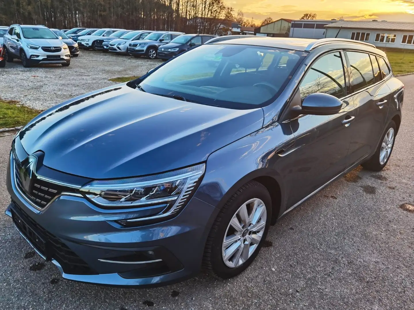 Renault Megane IV Grandtour Business Edition Grau - 1