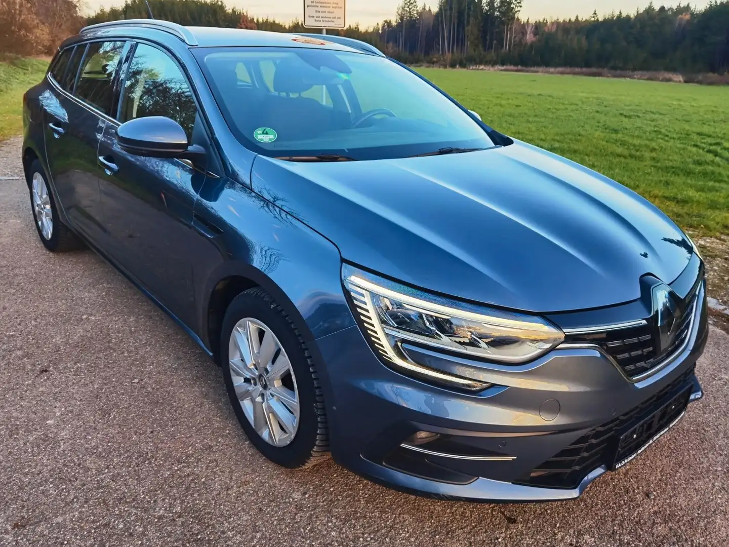 Renault Megane IV Grandtour Business Edition Grau - 2