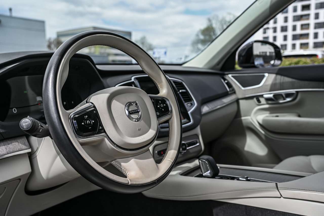 2024 Volvo XC90 B6 AWD Plus Bright Theme 7-Seater Blonde Interior thumb 12