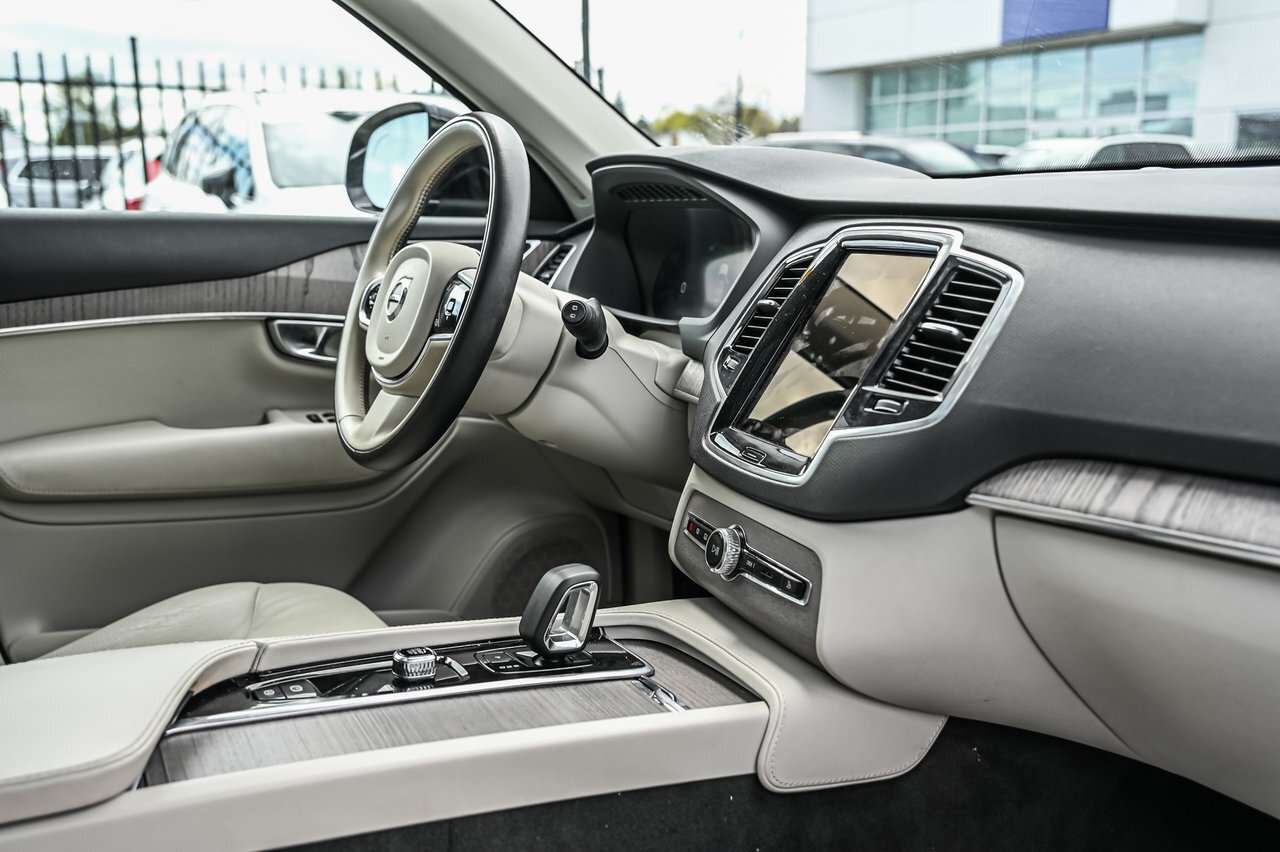 2024 Volvo XC90 B6 AWD Plus Bright Theme 7-Seater Blonde Interior thumb 24