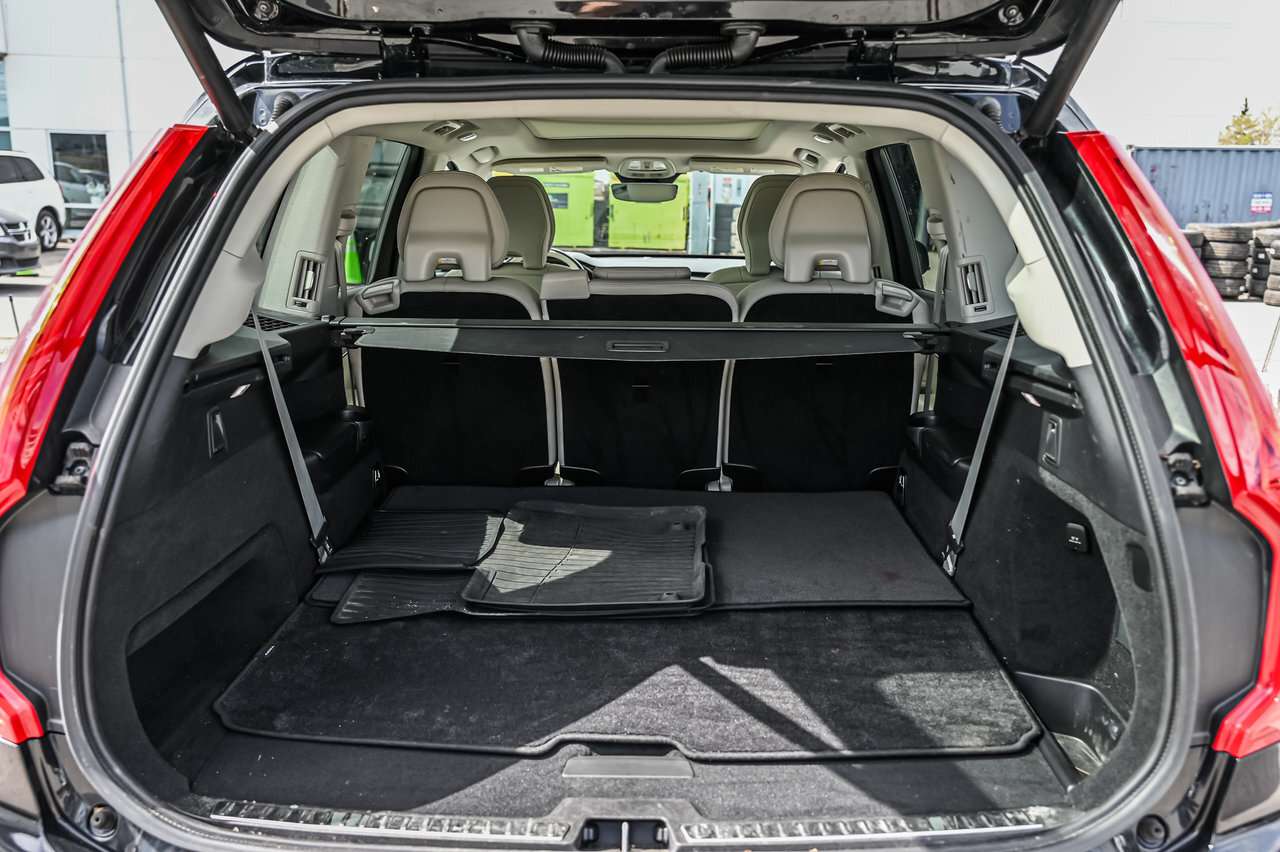 2024 Volvo XC90 B6 AWD Plus Bright Theme 7-Seater Blonde Interior thumb 10