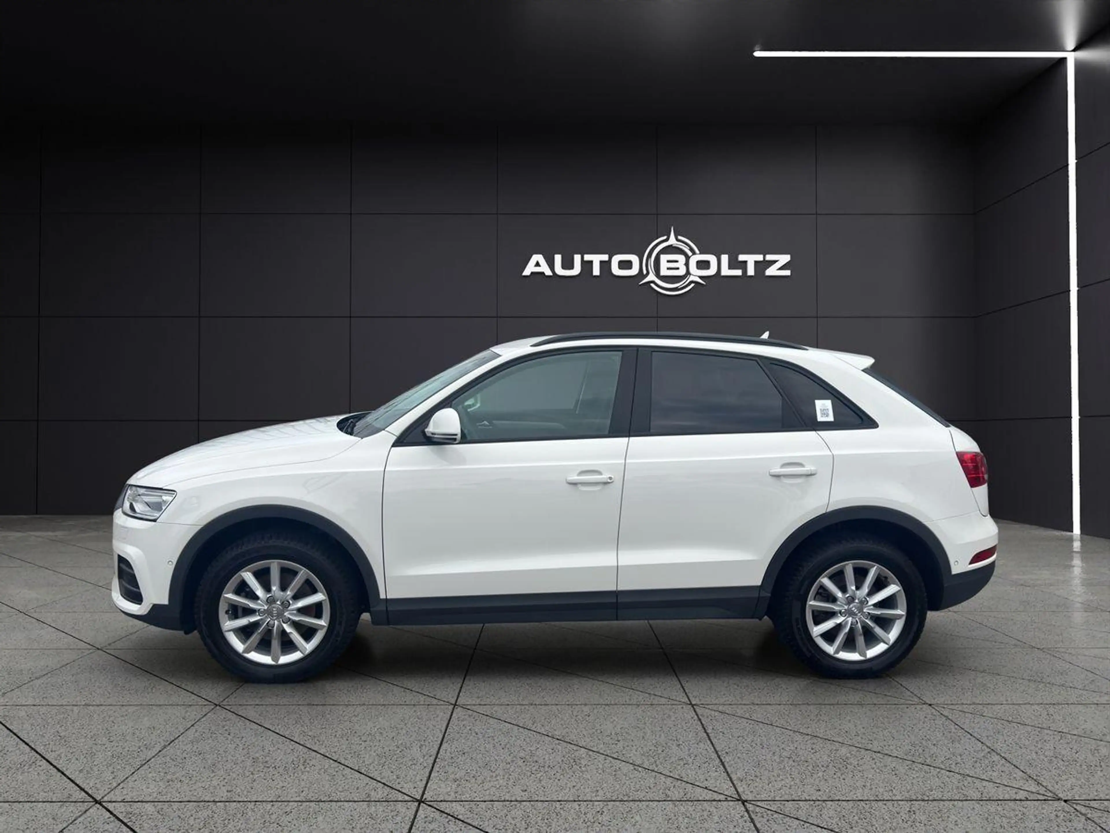 Audi Q3 Q3 2.0 TDI quattro NAVI+ KAMERA KEYLESS BI-XENON — photo 3