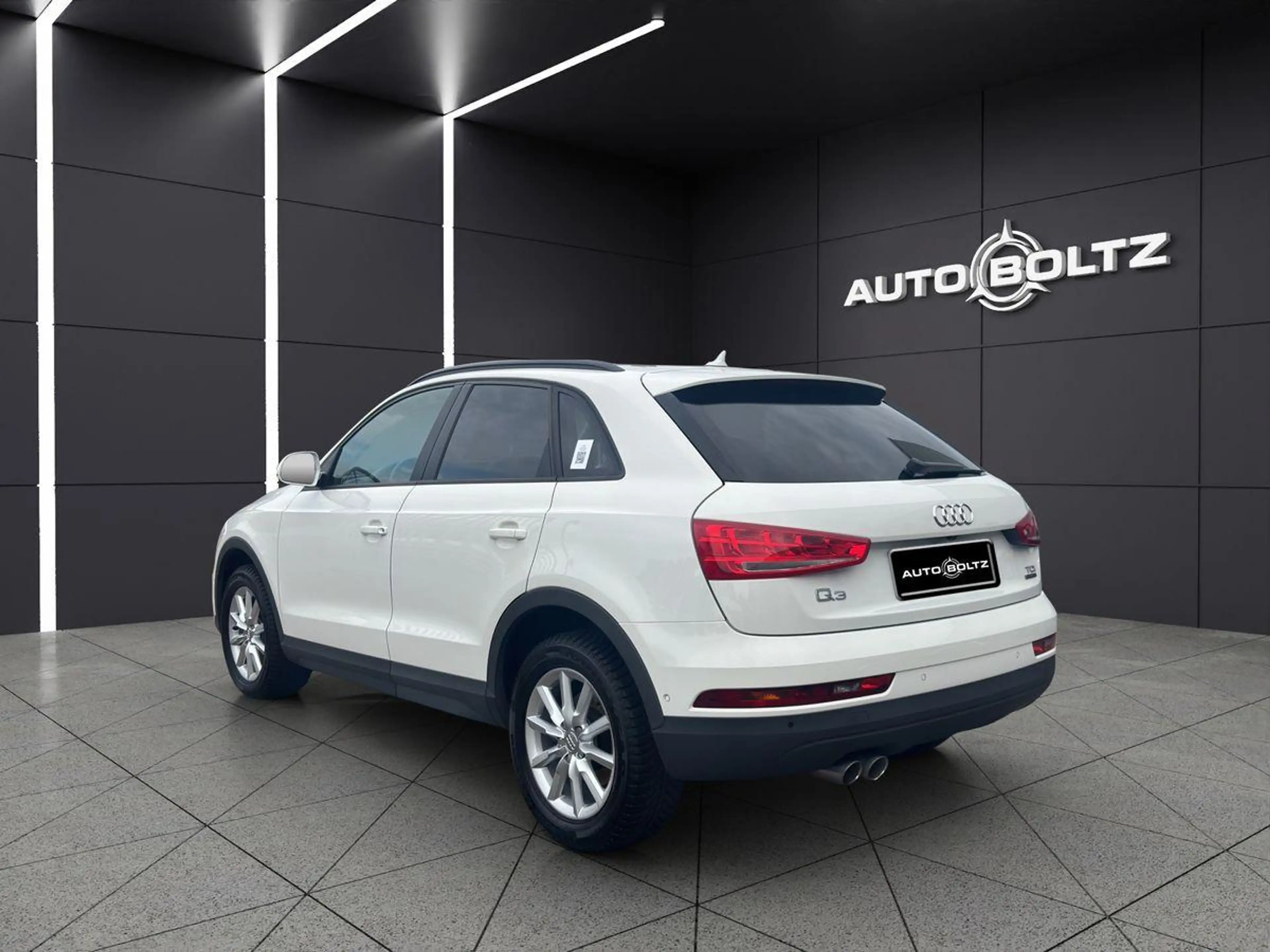 Audi Q3 Q3 2.0 TDI quattro NAVI+ KAMERA KEYLESS BI-XENON — photo 4