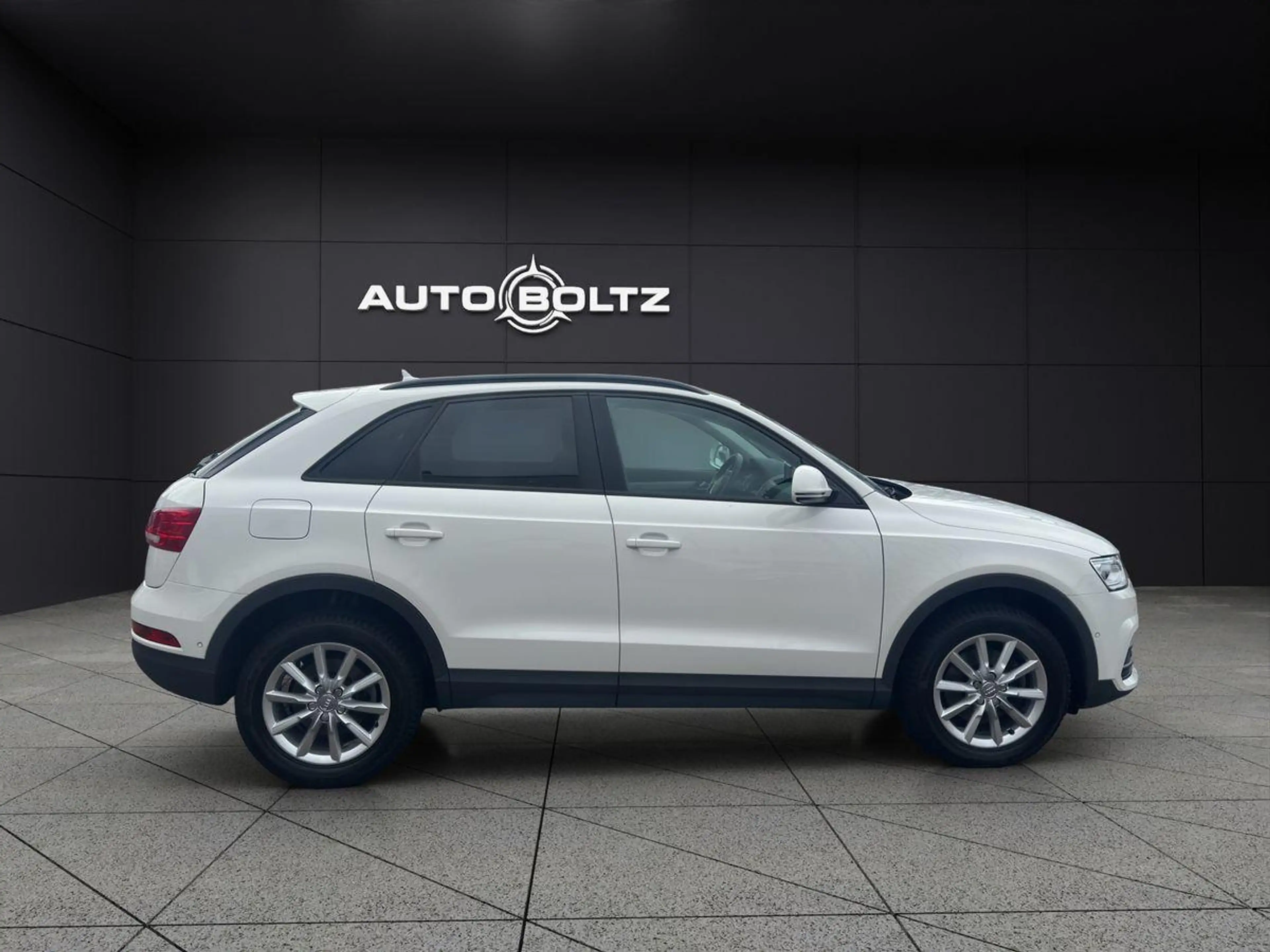 Audi Q3 Q3 2.0 TDI quattro NAVI+ KAMERA KEYLESS BI-XENON — photo 7