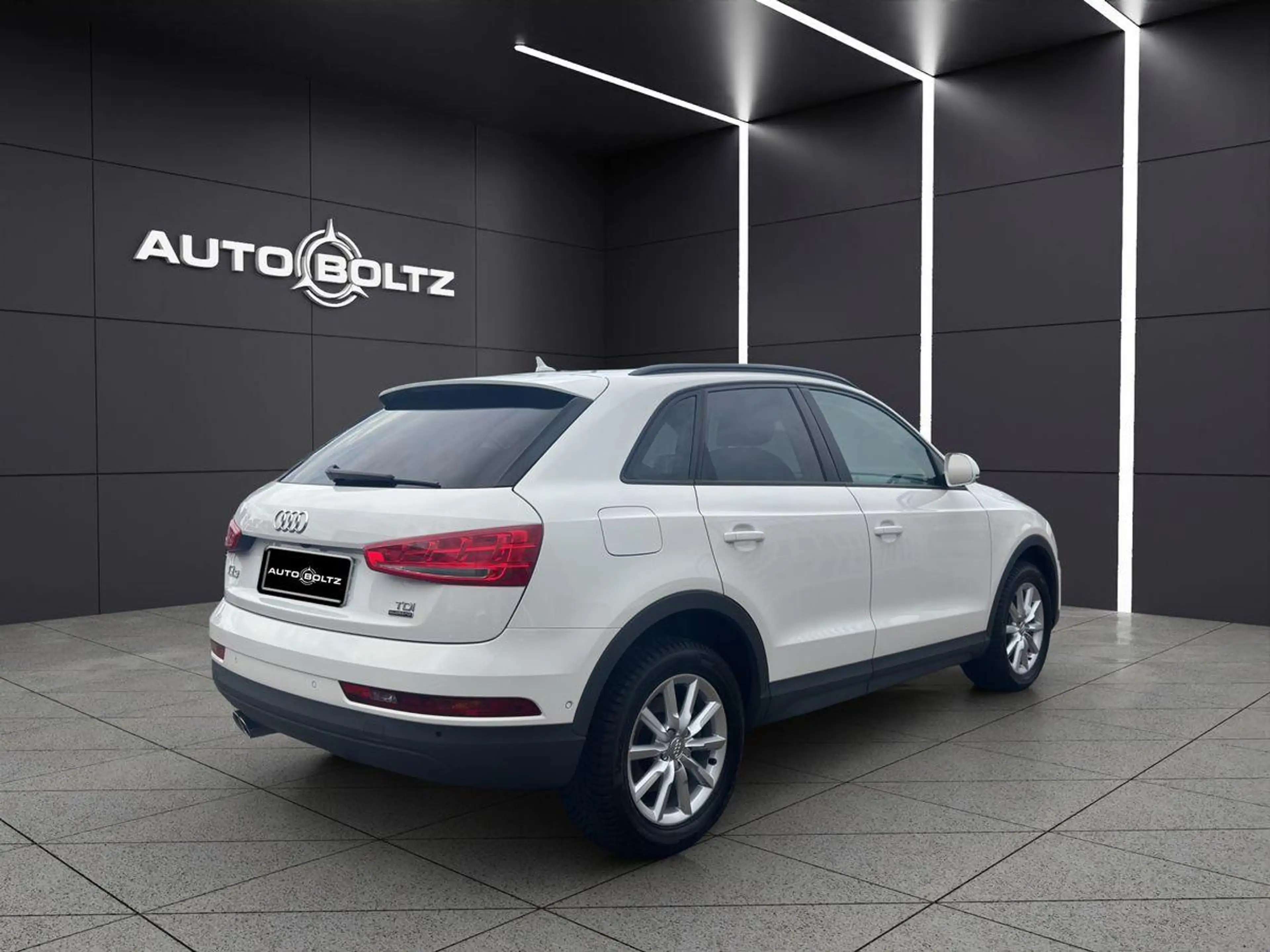 Audi Q3 Q3 2.0 TDI quattro NAVI+ KAMERA KEYLESS BI-XENON — photo 6