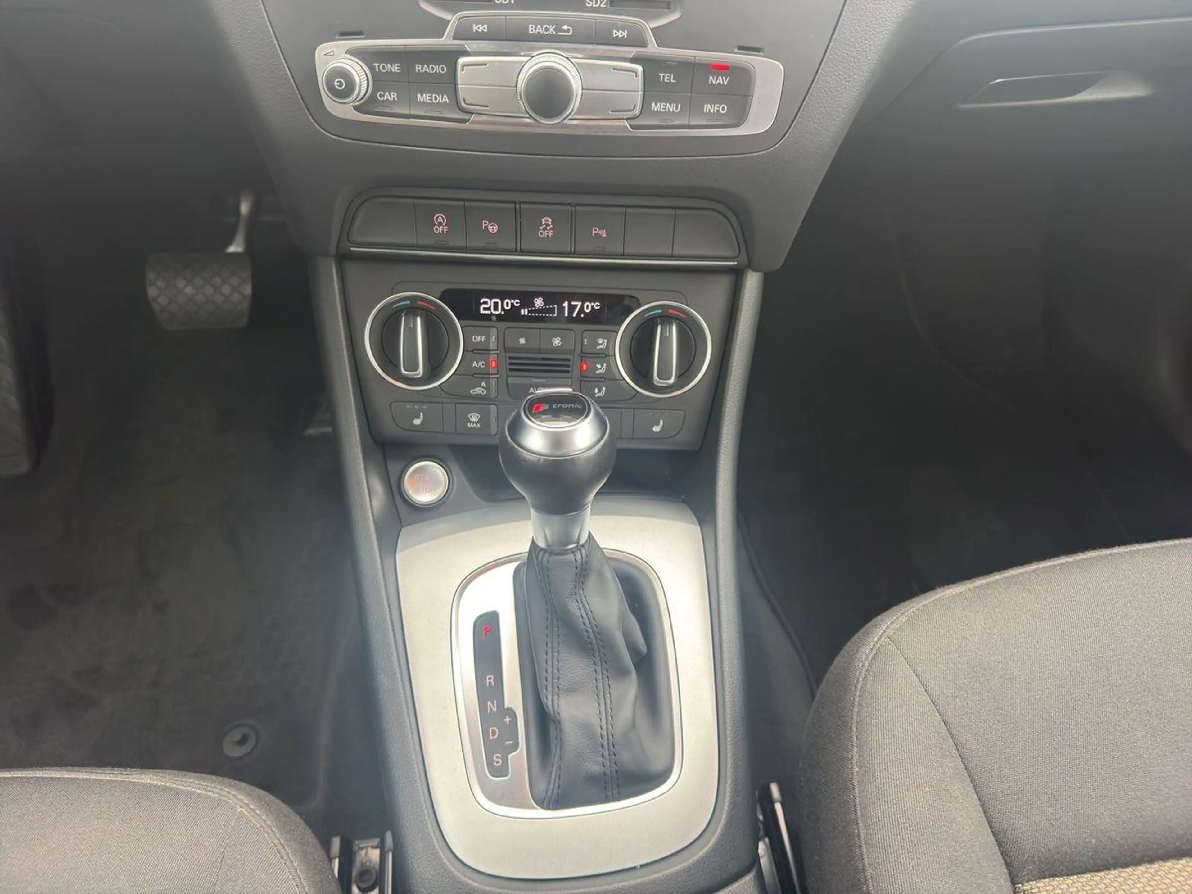 Audi Q3 Q3 2.0 TDI quattro NAVI+ KAMERA KEYLESS BI-XENON — photo 13