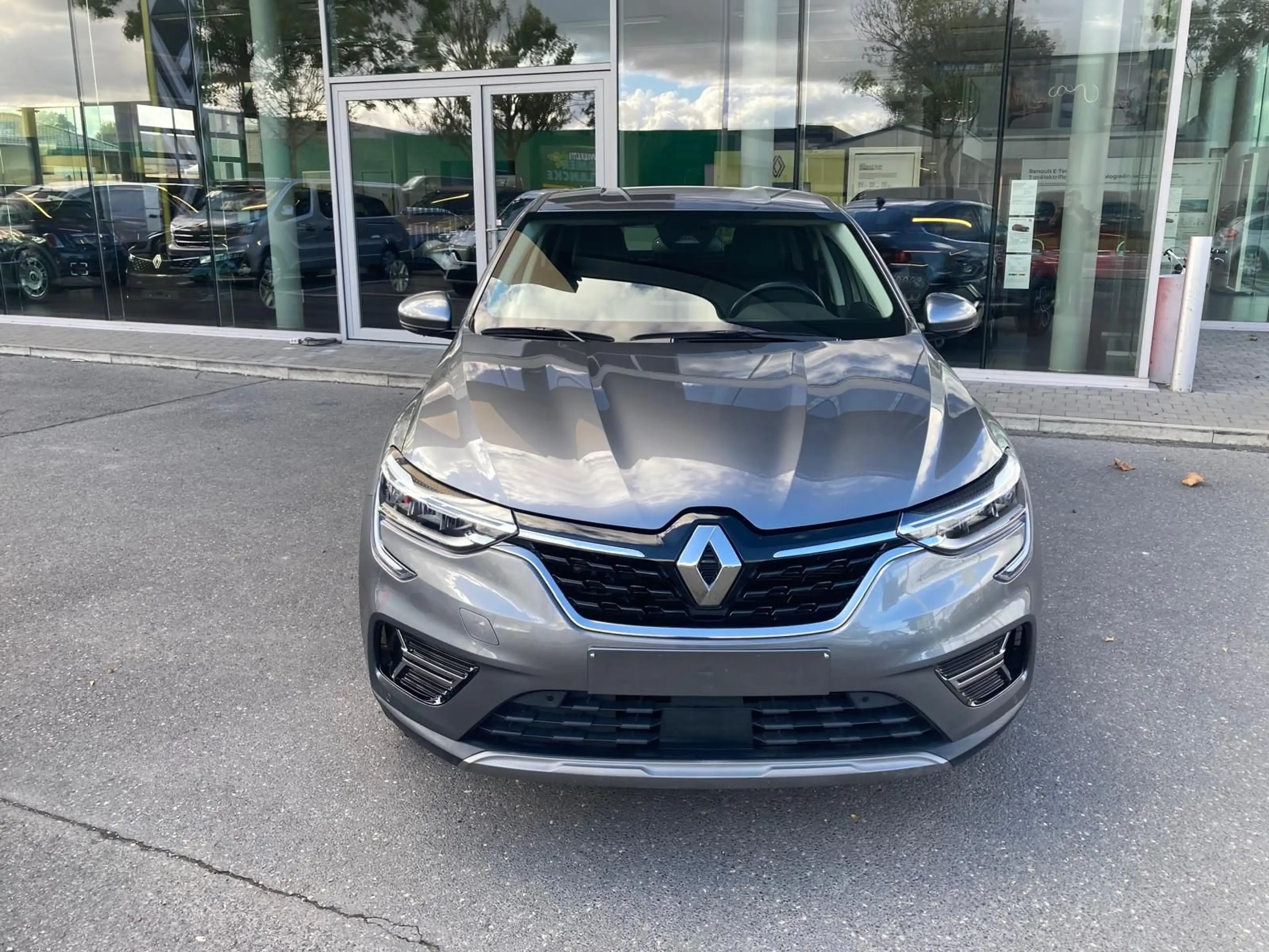 Renault Arkana E-Tech hybrid Intens 145 — photo 2