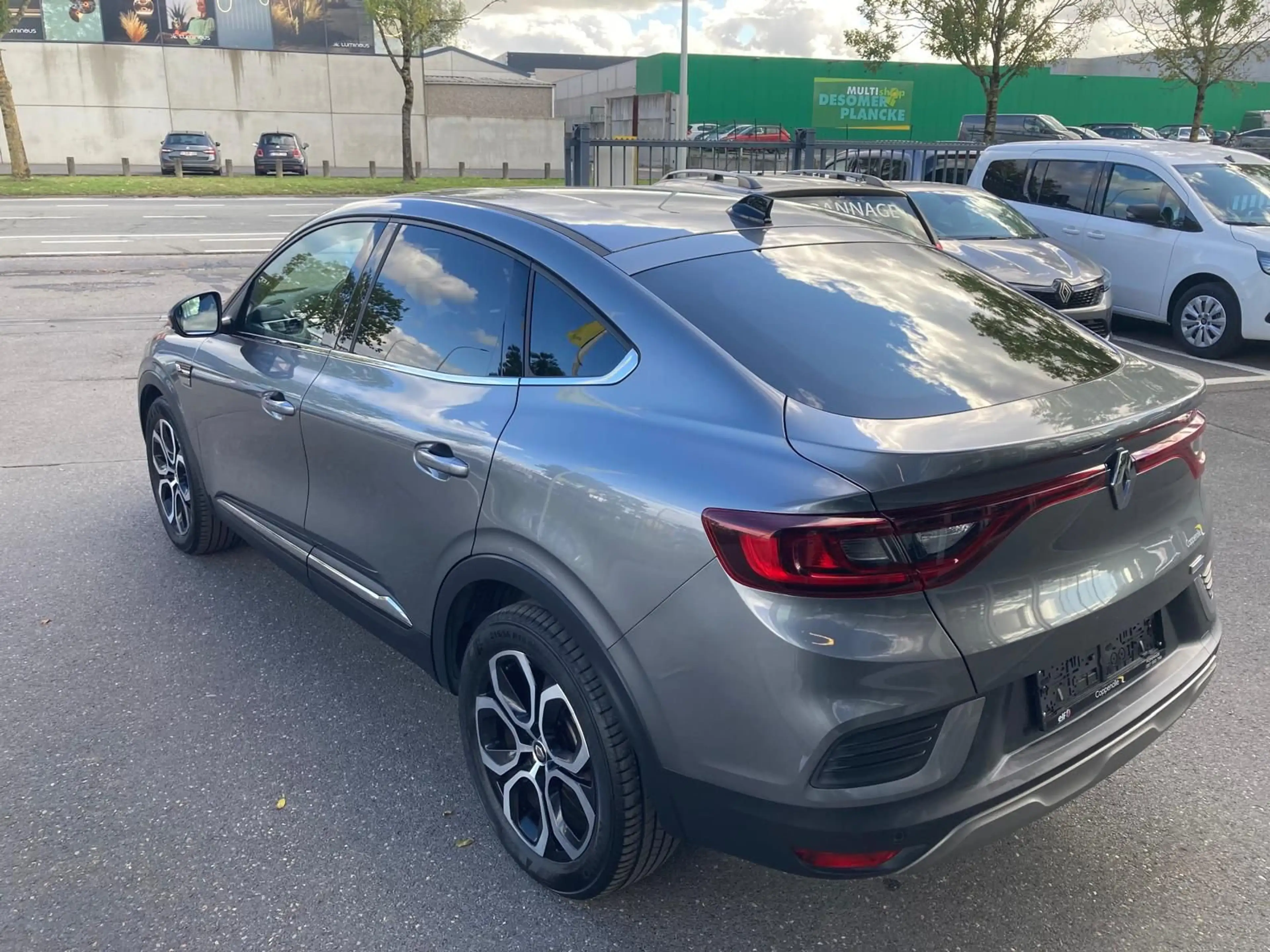 Renault Arkana E-Tech hybrid Intens 145 — photo 4