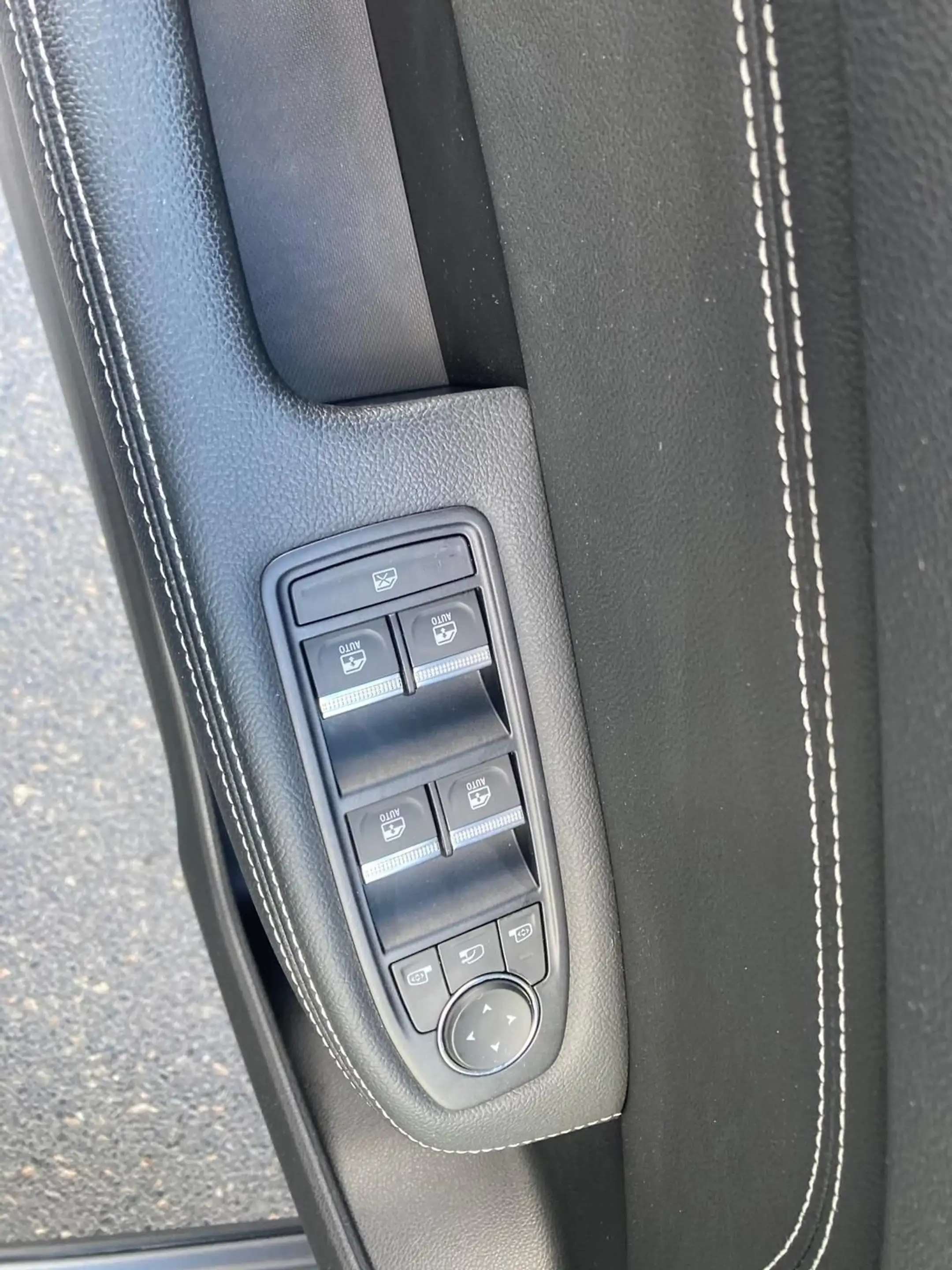 Renault Arkana E-Tech hybrid Intens 145 — photo 14