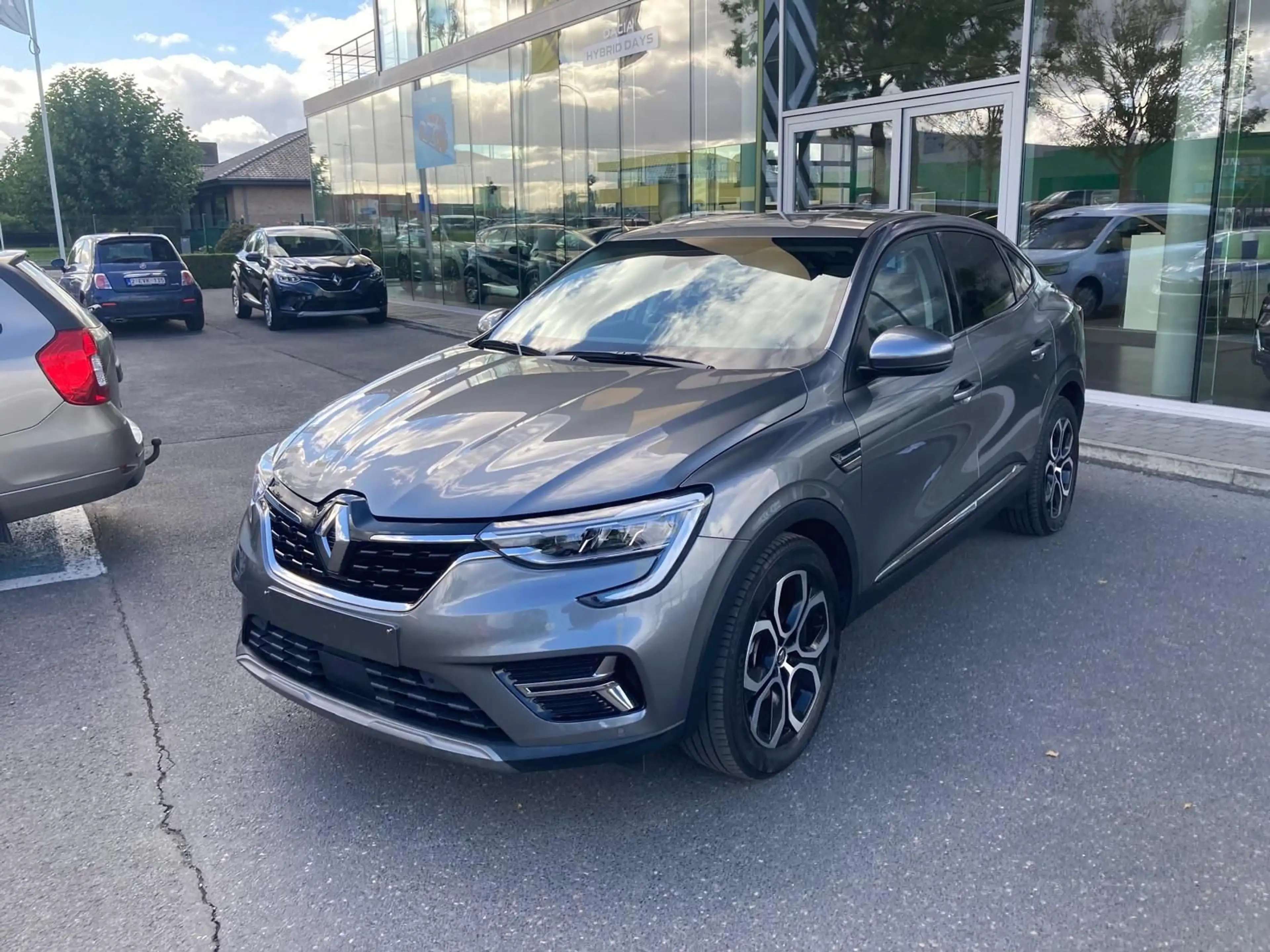 Renault Arkana E-Tech hybrid Intens 145 — photo 3