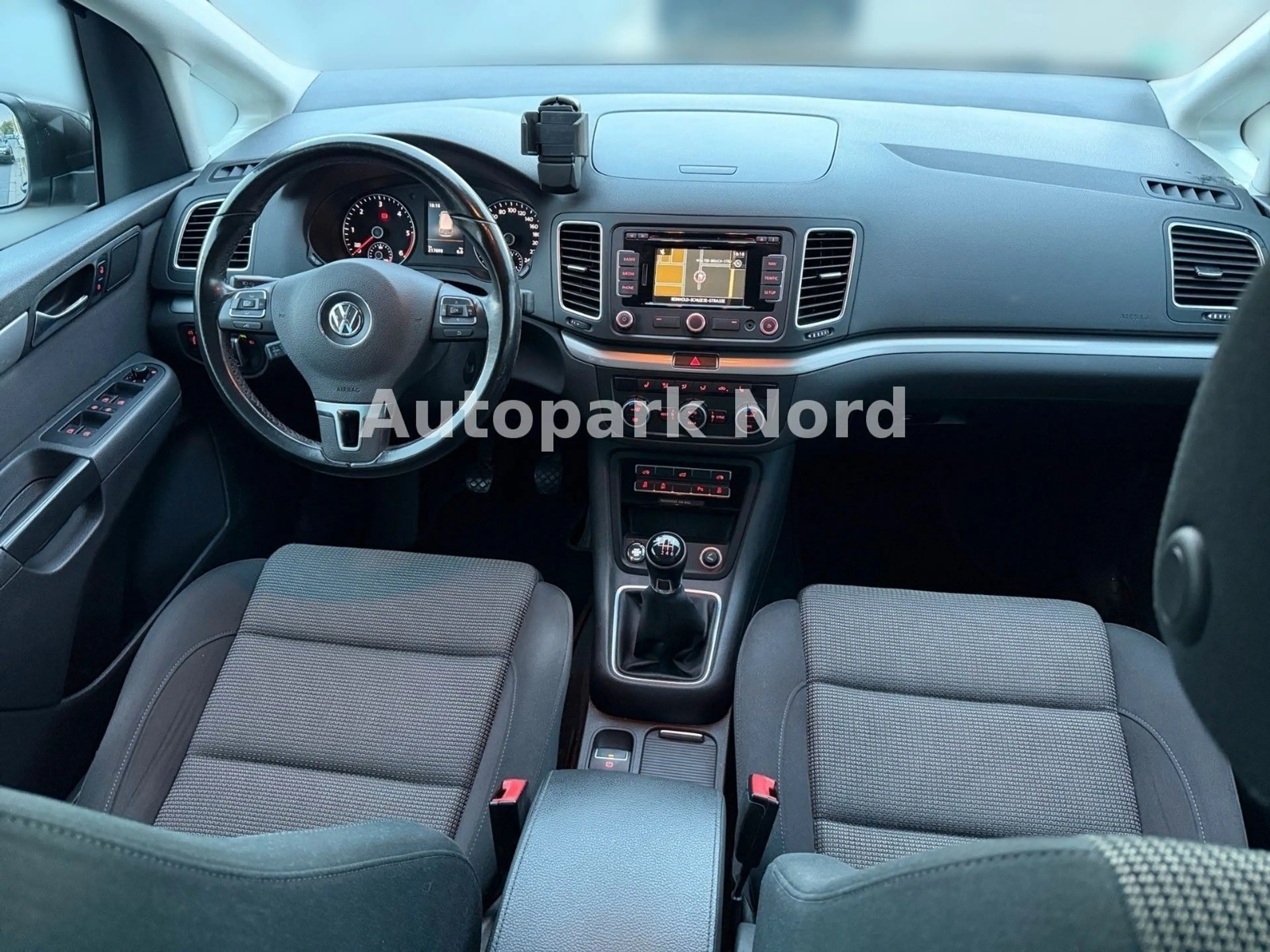 Volkswagen Sharan 2.0 TDI Comfortline BMT - 7-SITZER - AHK — photo 12