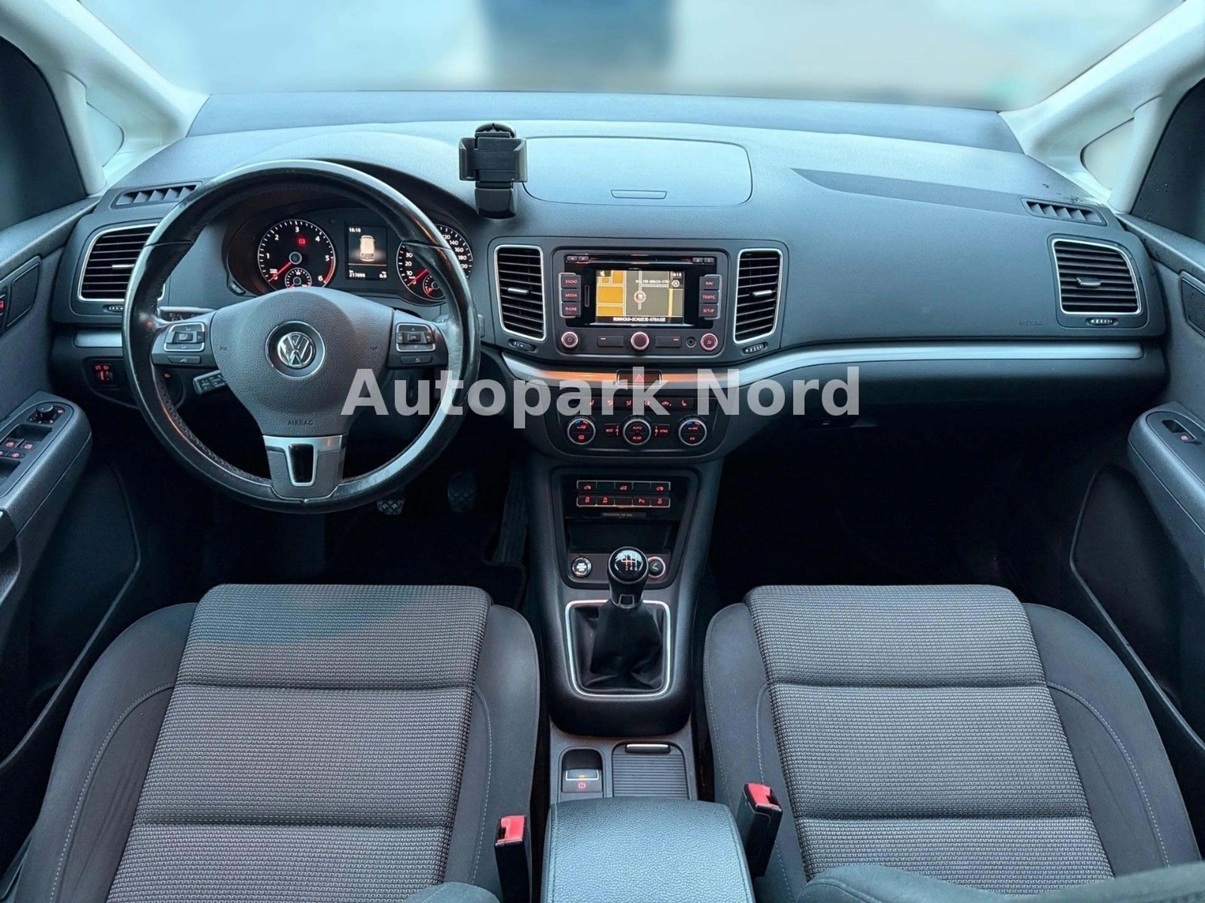 Volkswagen Sharan 2.0 TDI Comfortline BMT - 7-SITZER - AHK — photo 9