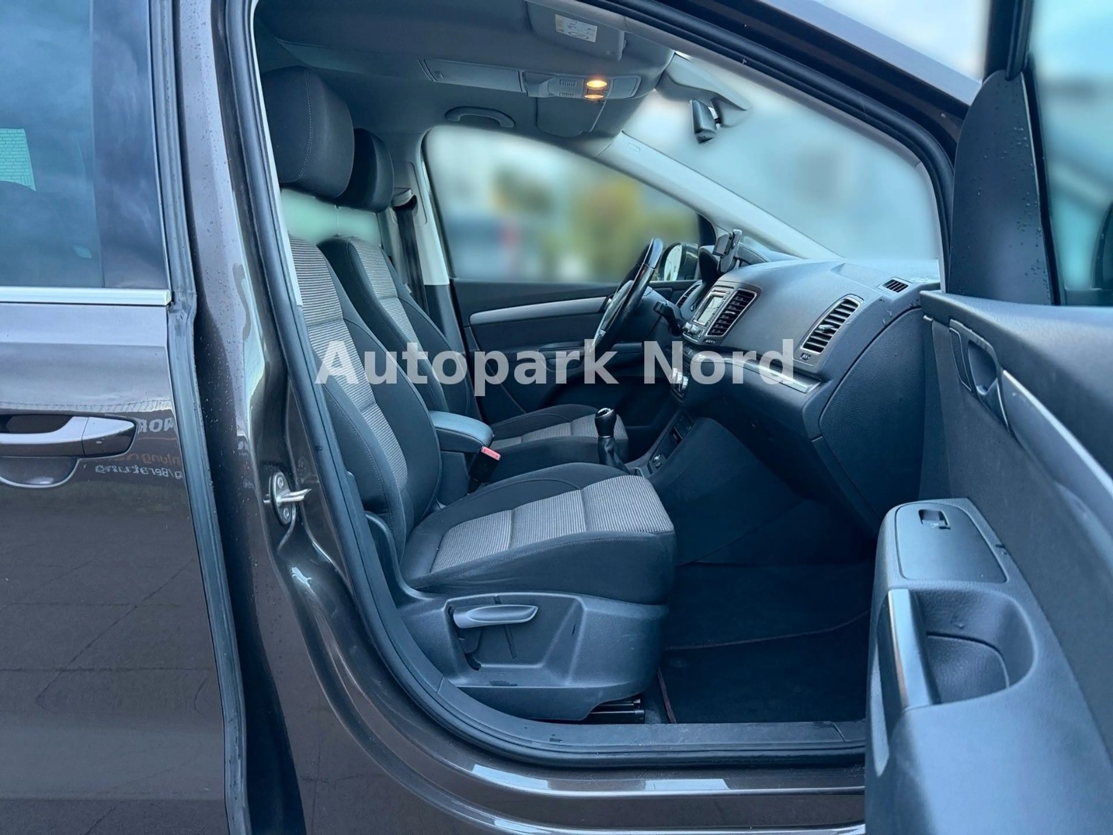 Volkswagen Sharan 2.0 TDI Comfortline BMT - 7-SITZER - AHK — photo 11