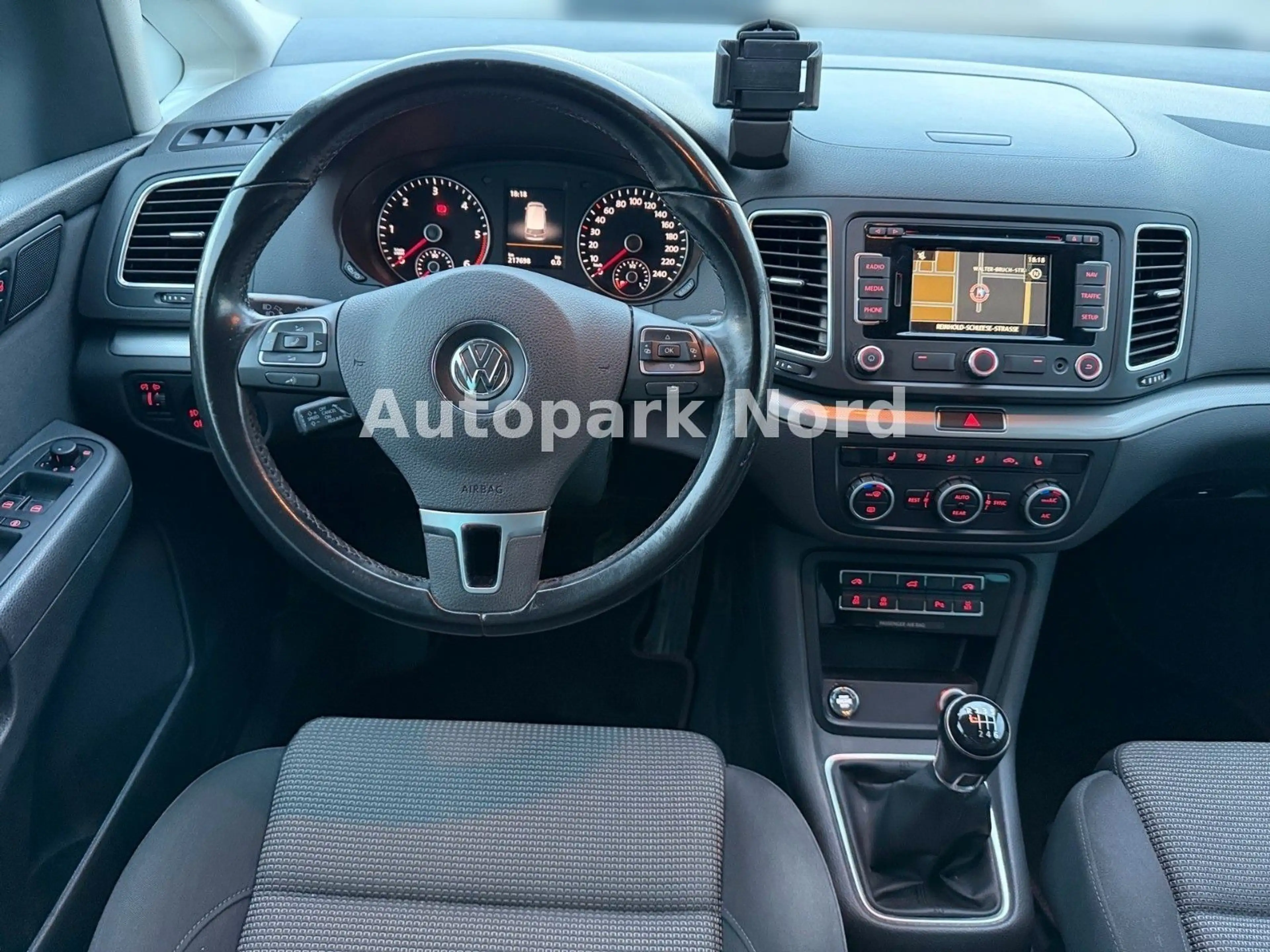 Volkswagen Sharan 2.0 TDI Comfortline BMT - 7-SITZER - AHK — photo 10