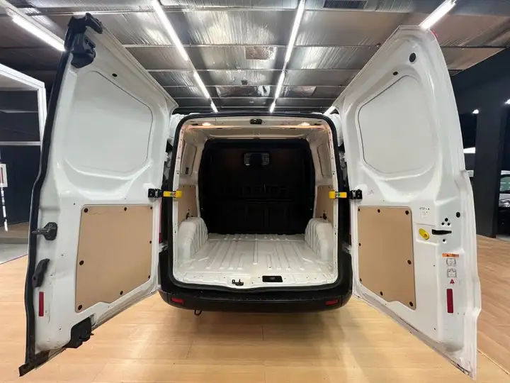 Ford Transit 2021, foto 16