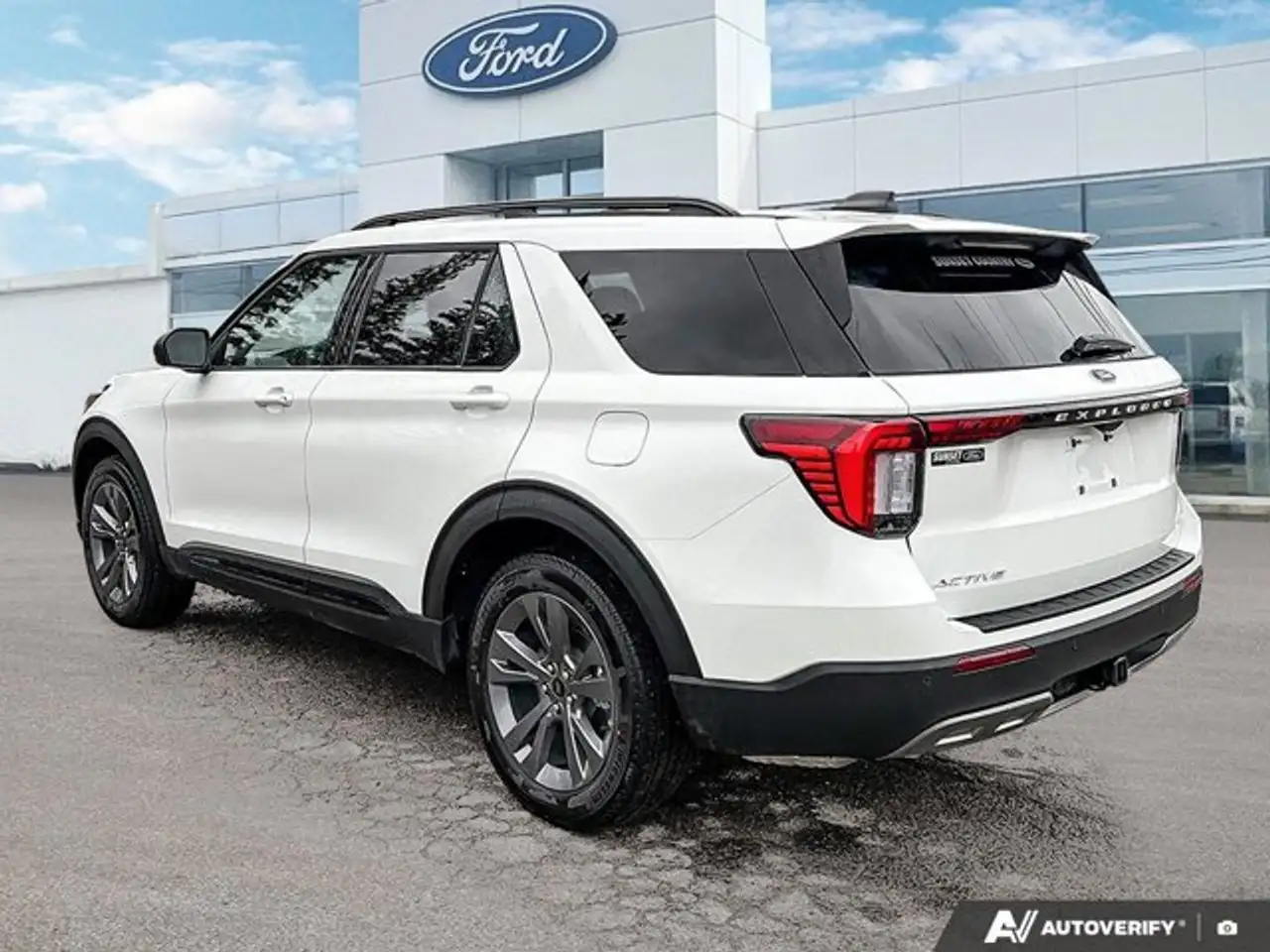 Ford Explorer снимка Ford Explorer