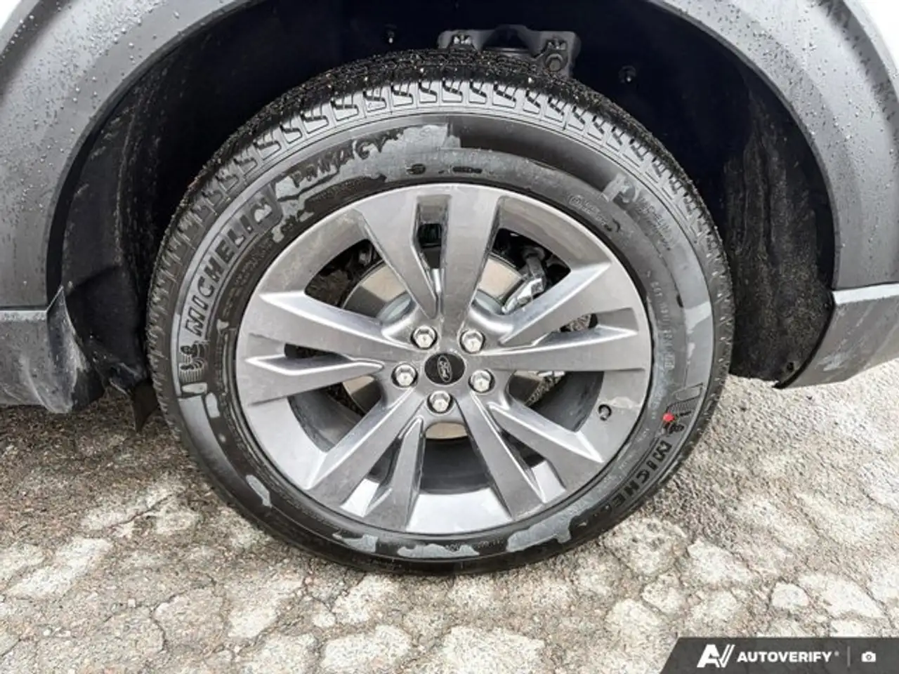Ford Explorer снимка Ford Explorer