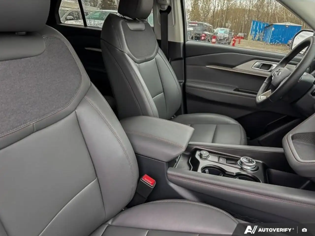 Ford Explorer снимка Ford Explorer