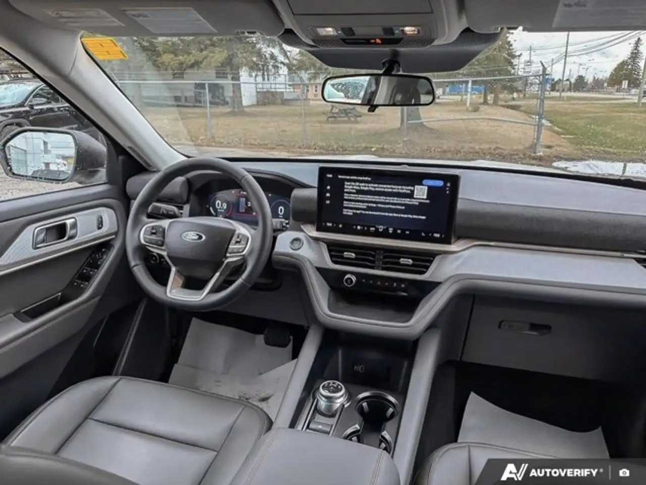 Ford Explorer снимка Ford Explorer