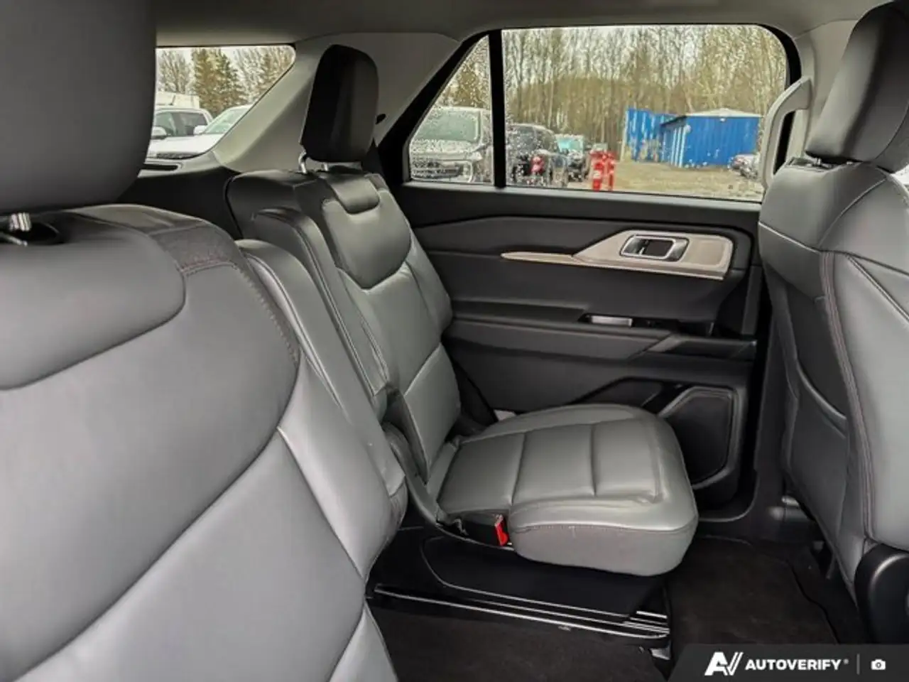 Ford Explorer снимка Ford Explorer