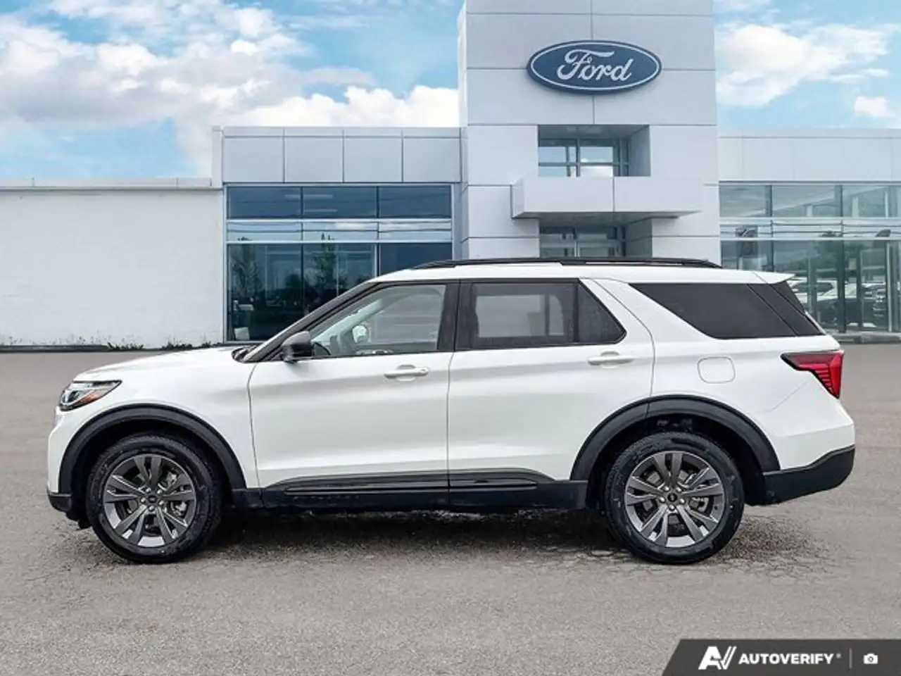 Ford Explorer снимка Ford Explorer