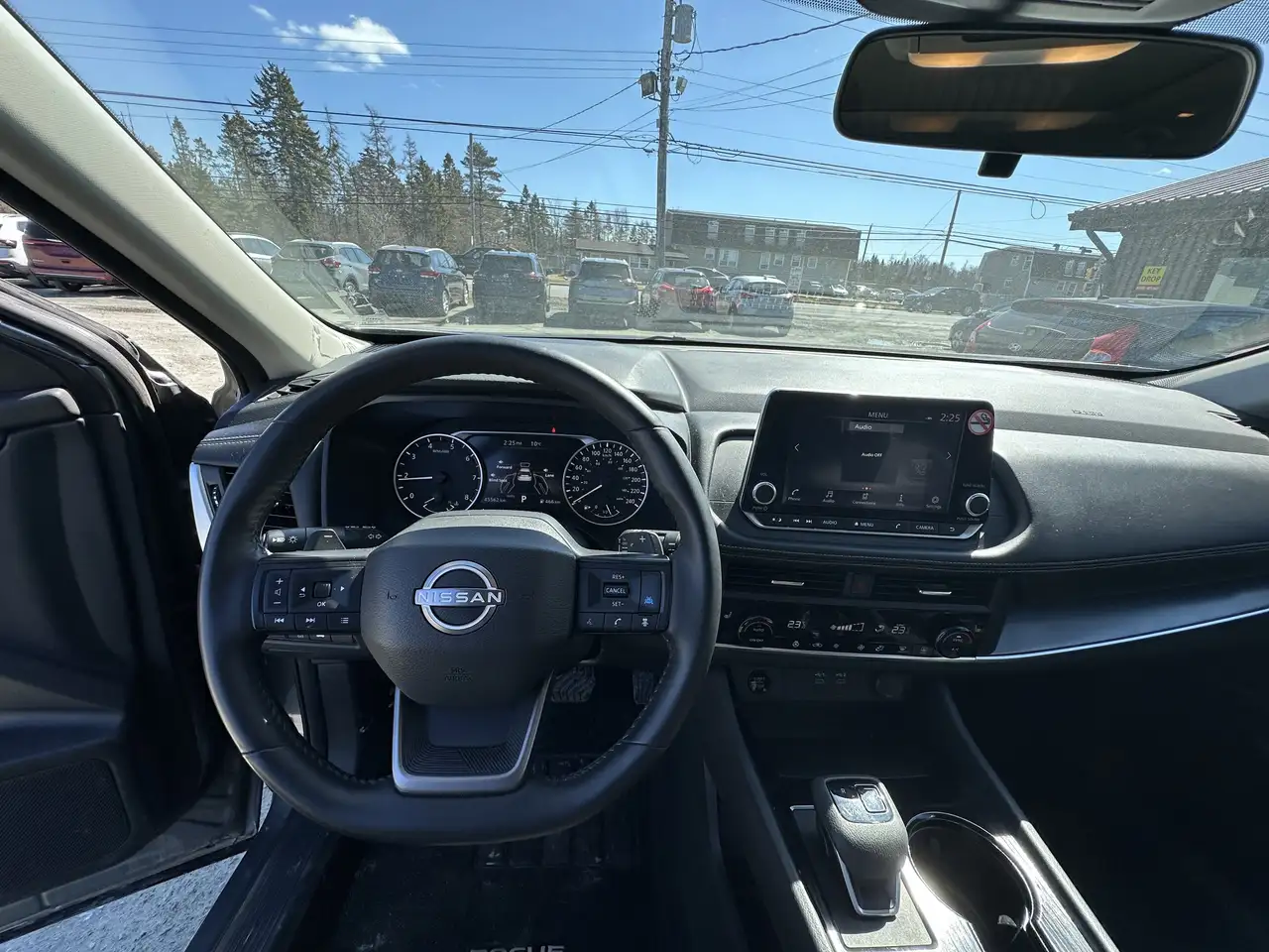 Nissan Rogue снимка Nissan Rogue