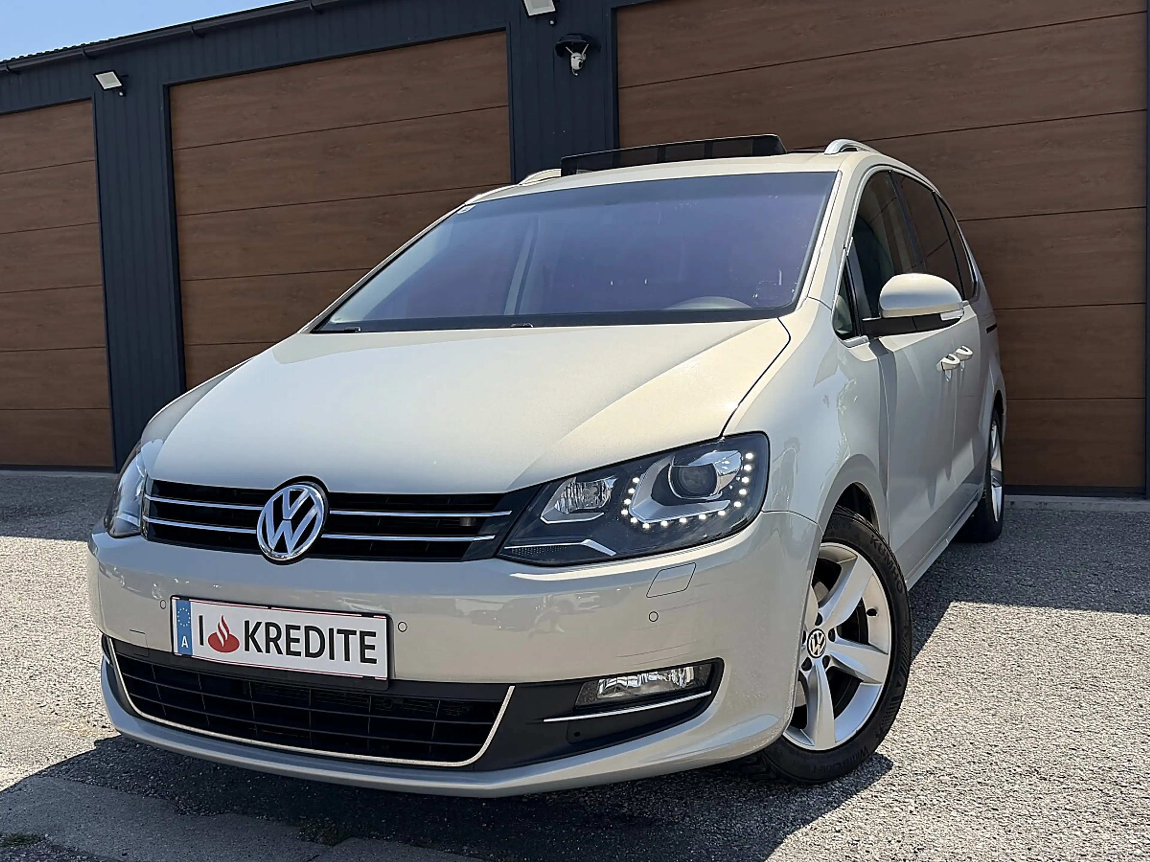 Volkswagen Sharan Sky BMT 2,0 TDI DPF DSG — photo 3