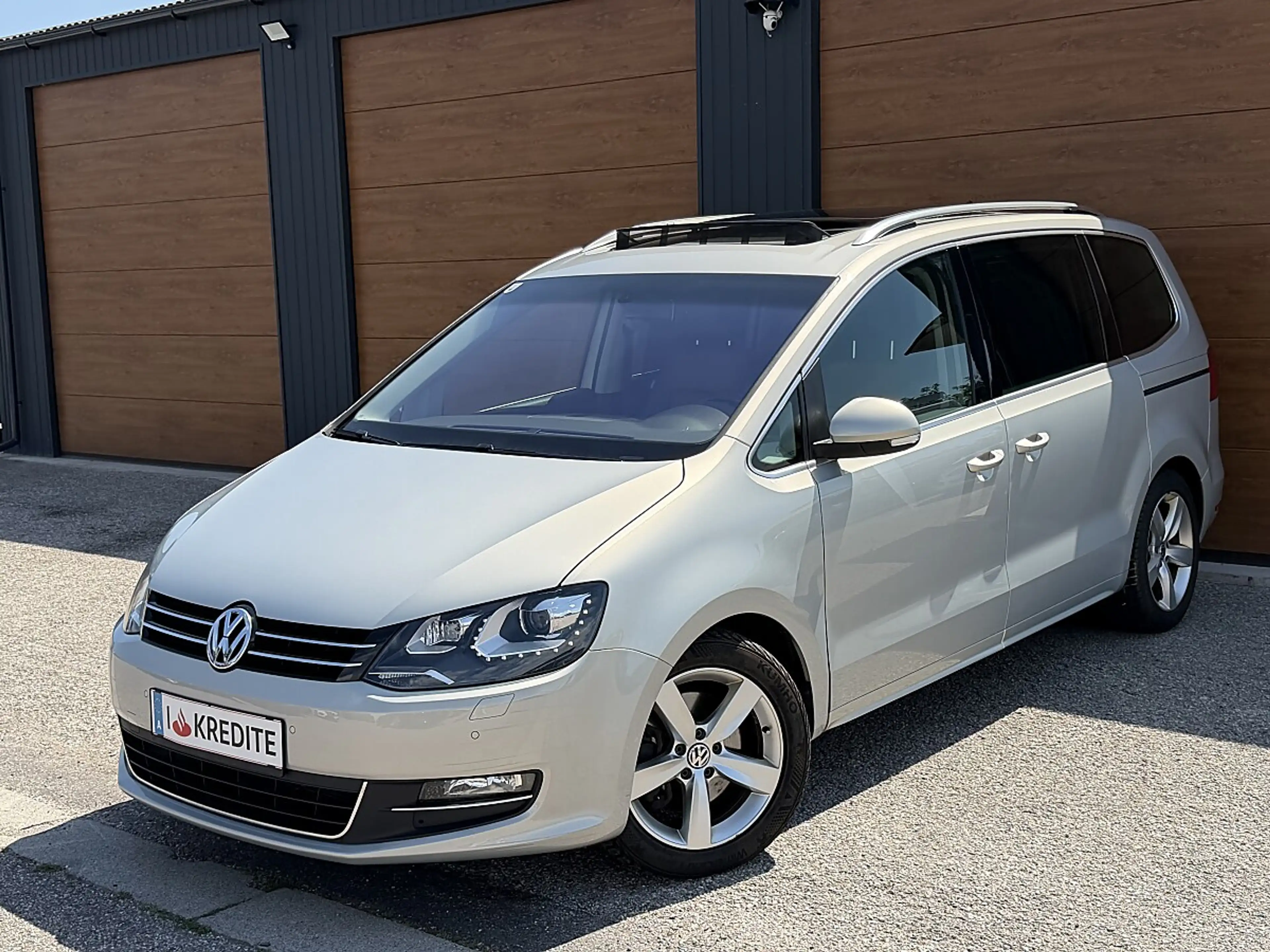 Volkswagen Sharan Sky BMT 2,0 TDI DPF DSG — photo 2