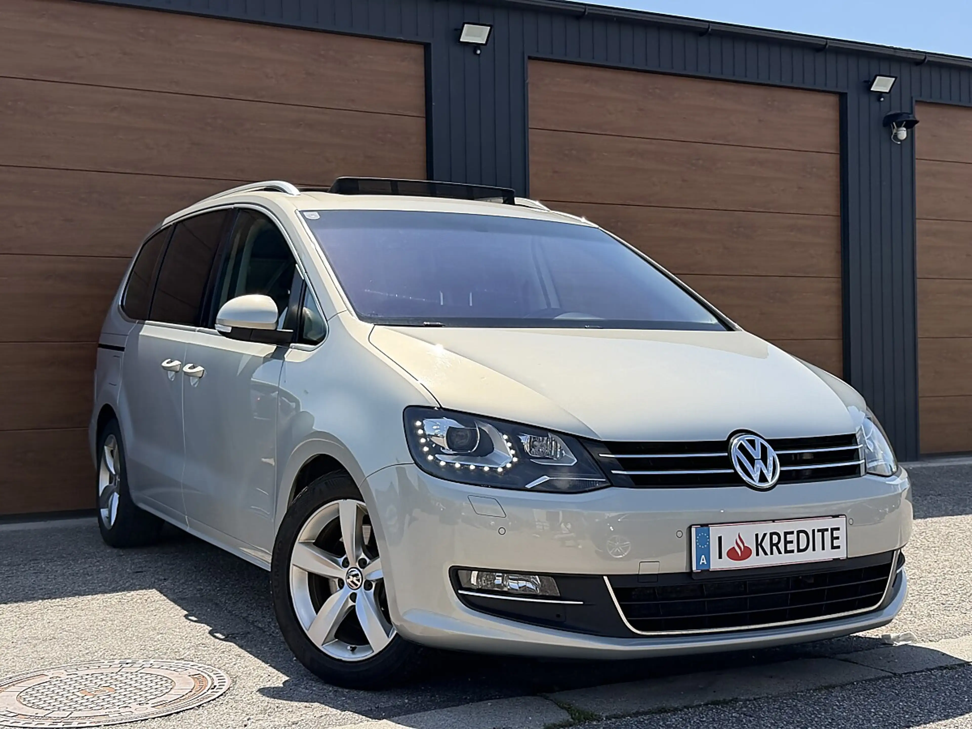 Volkswagen Sharan Sky BMT 2,0 TDI DPF DSG — photo 5