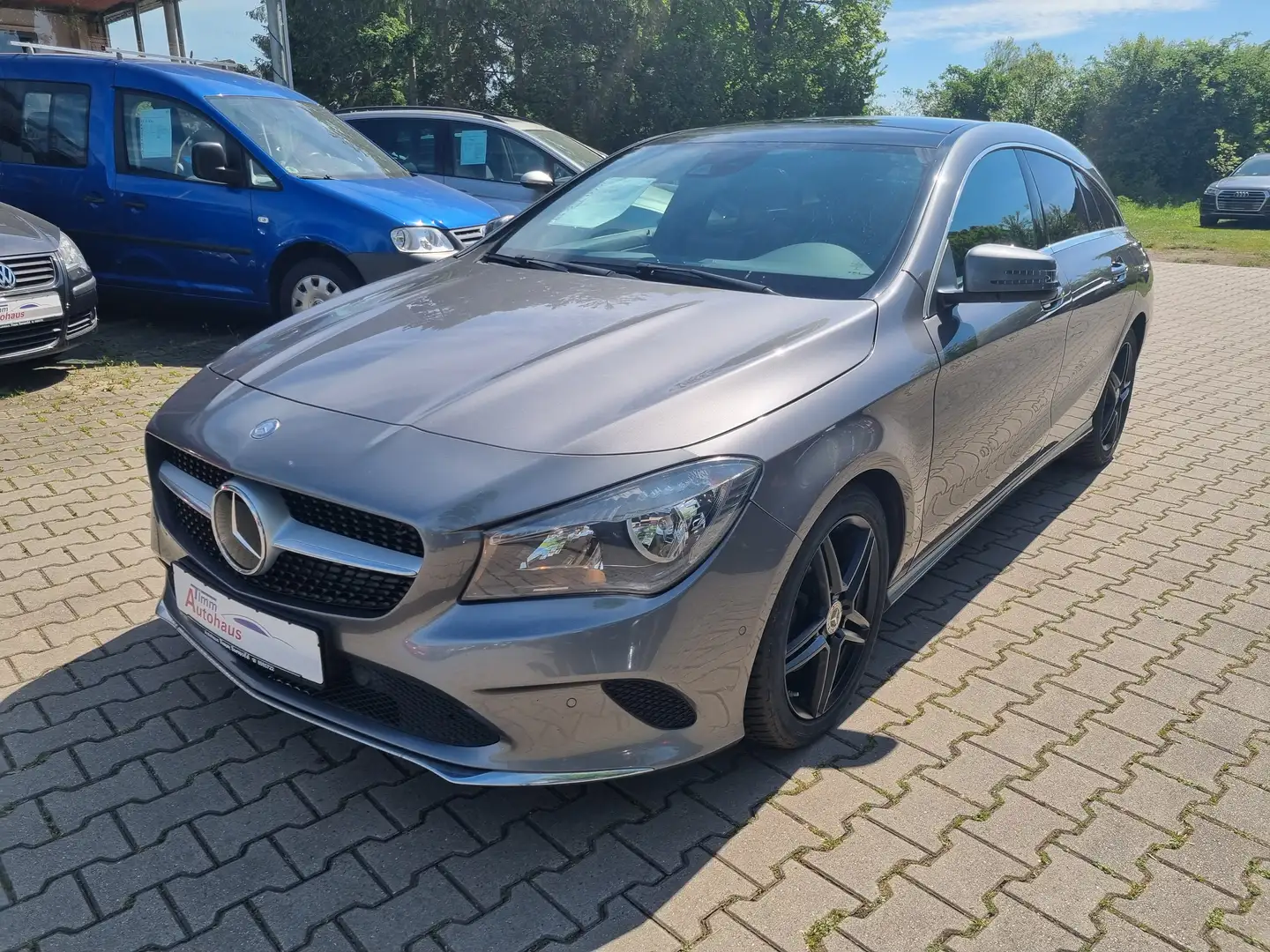 Mercedes-Benz CLA 220 CLA 220 CDI / d 4Matic (117.905) Shooting Brake Gris - 1