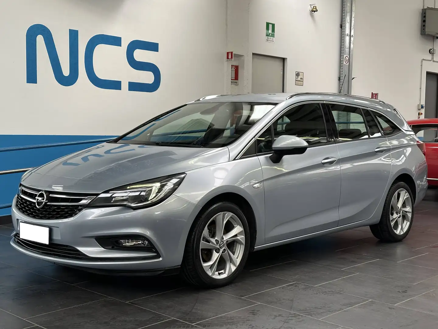 Opel Astra Sports Tourer 1.4t Dynamic 150CV Plateado - 2