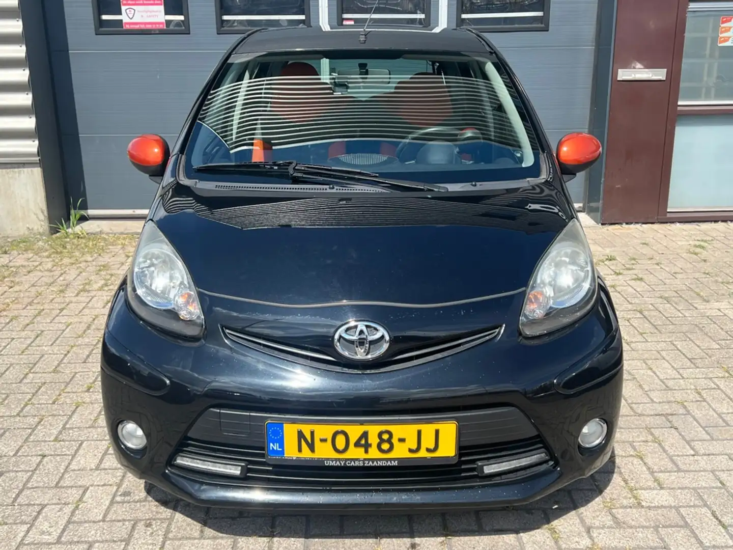 Toyota Aygo 1.0 VVT-i Dynamic Orange Noir - 2