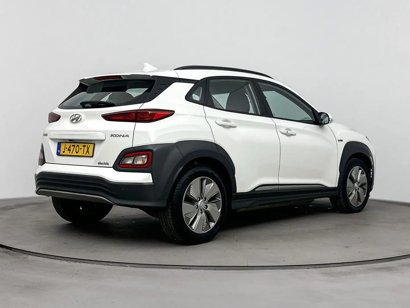 Hyundai KONA EV Comfort 64 kWh | Navigatie & carplay | Camera | Blanc - 2