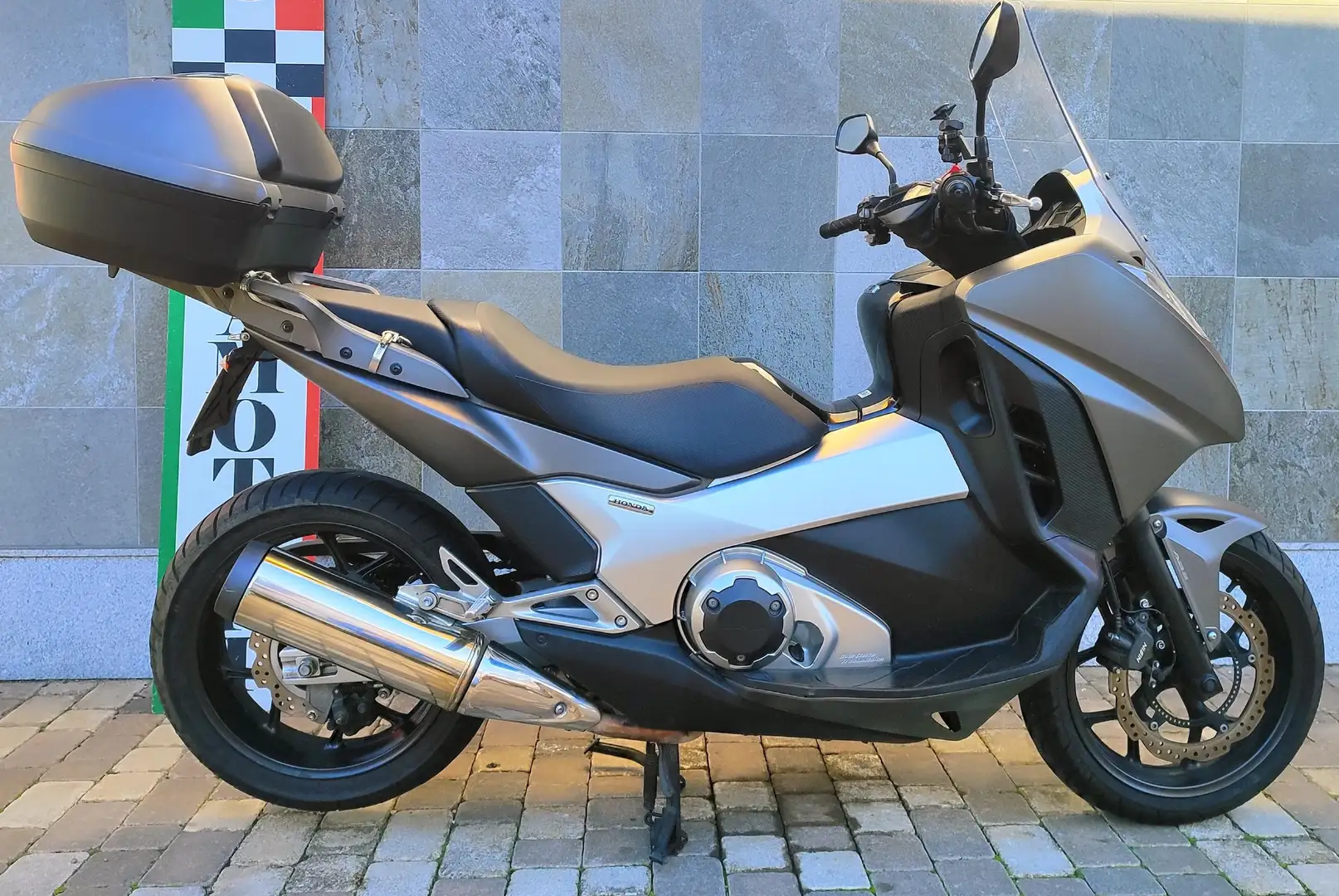 Honda Integra 750 DCT ABS Gris - 1
