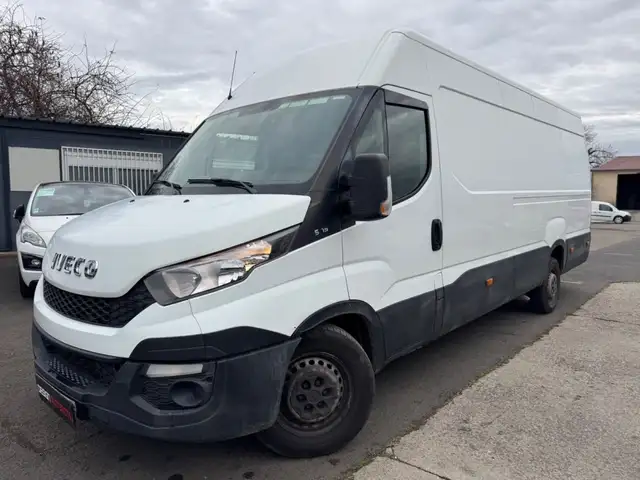 Iveco Daily FOURGON 35S15 146CH 3.0D