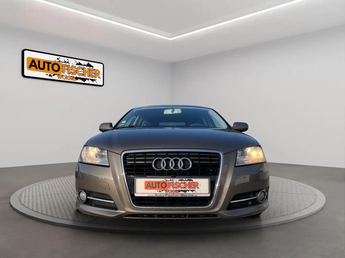 Audi A3 1.2 TFSI Attraction  1.Hand Grau - 2