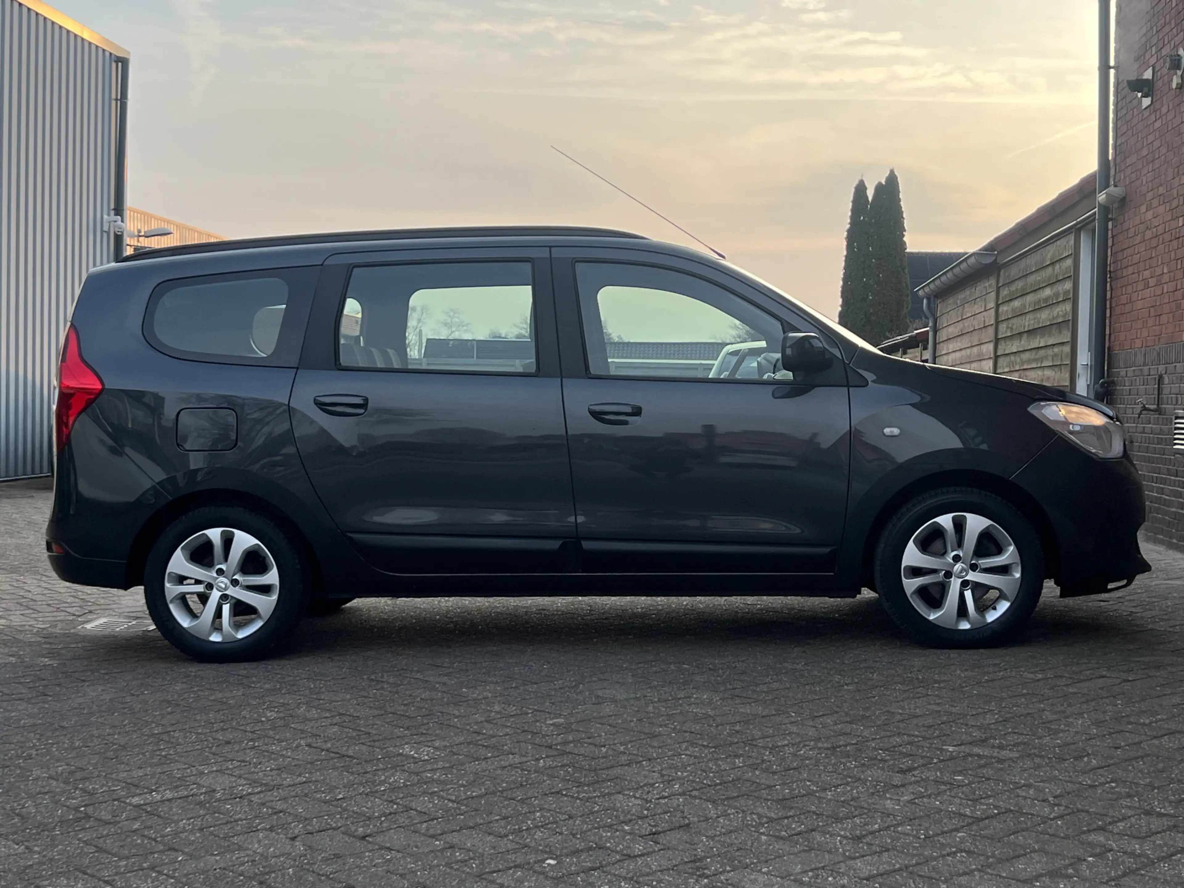Dacia Lodgy 1.2 TCe Lauréate 5p. | EERSTE EIGENAAR | AIRCO | N — photo 8