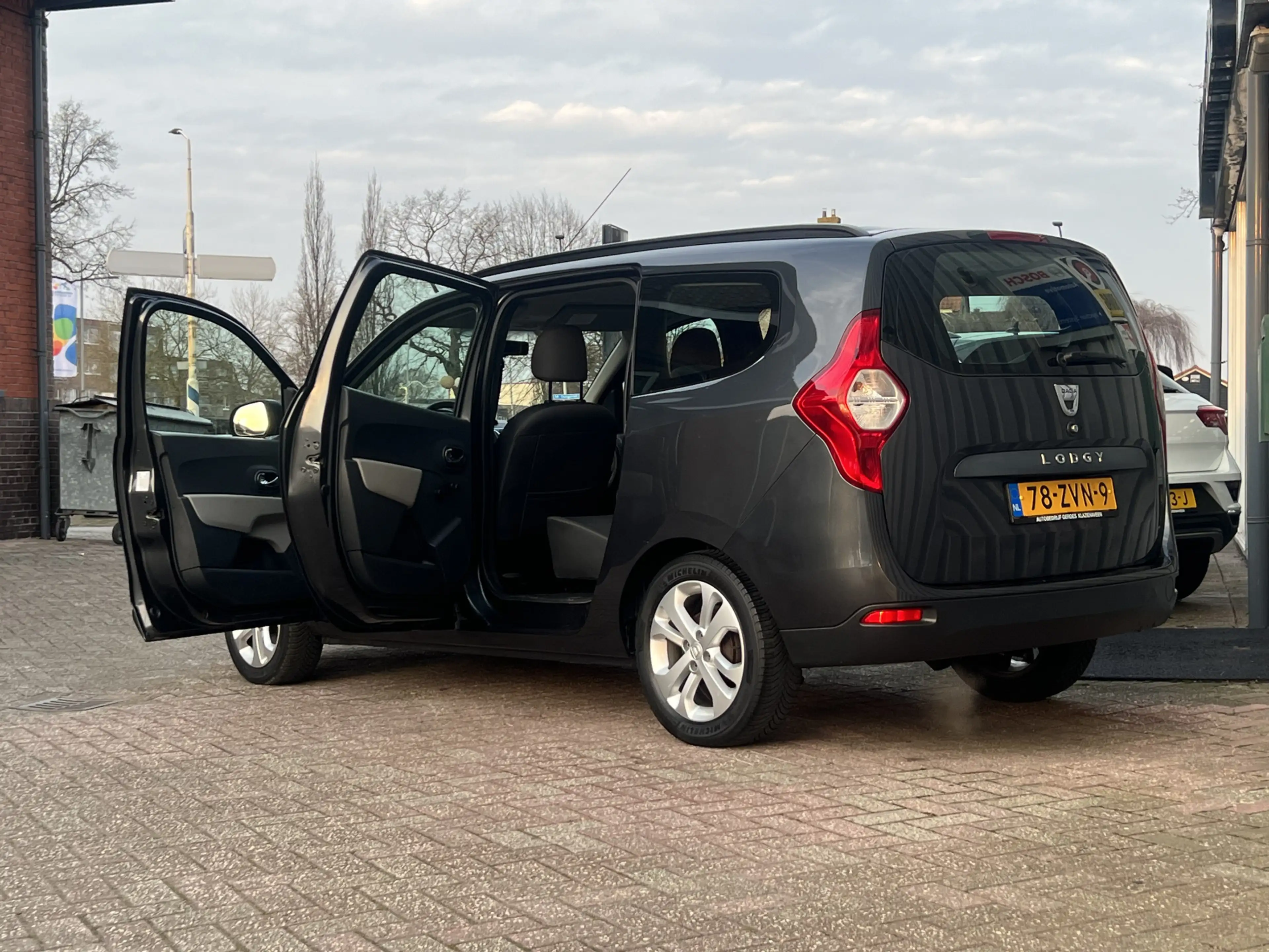 Dacia Lodgy 1.2 TCe Lauréate 5p. | EERSTE EIGENAAR | AIRCO | N — photo 4