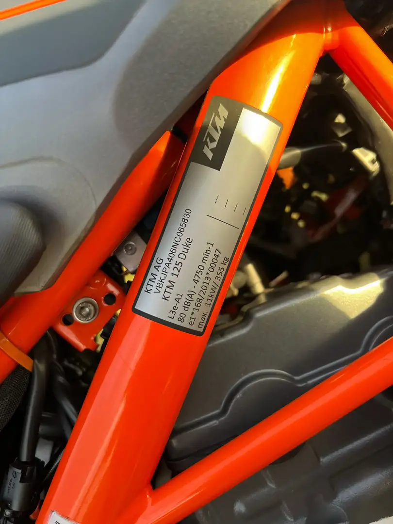 KTM 125 Duke KTM 125 Duke - kurzes Heck & Grafik Set Style Portocaliu - 2