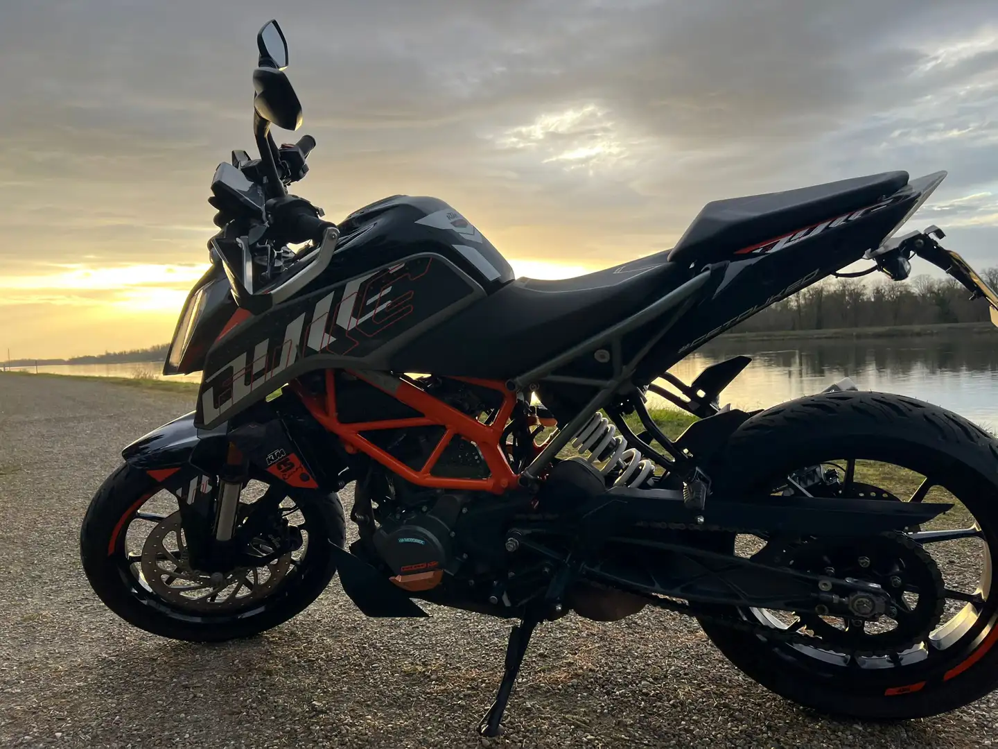 KTM 125 Duke KTM 125 Duke - kurzes Heck & Grafik Set Style Portocaliu - 1