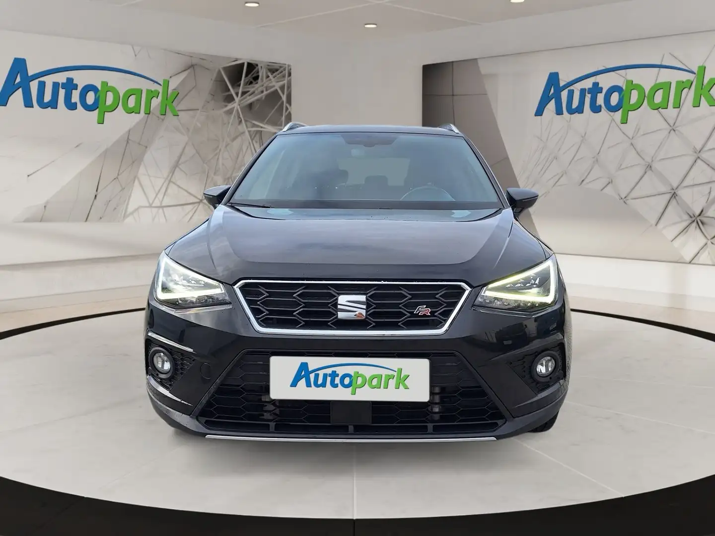 SEAT Arona 1,0 TSI FR DSG Schwarz - 2
