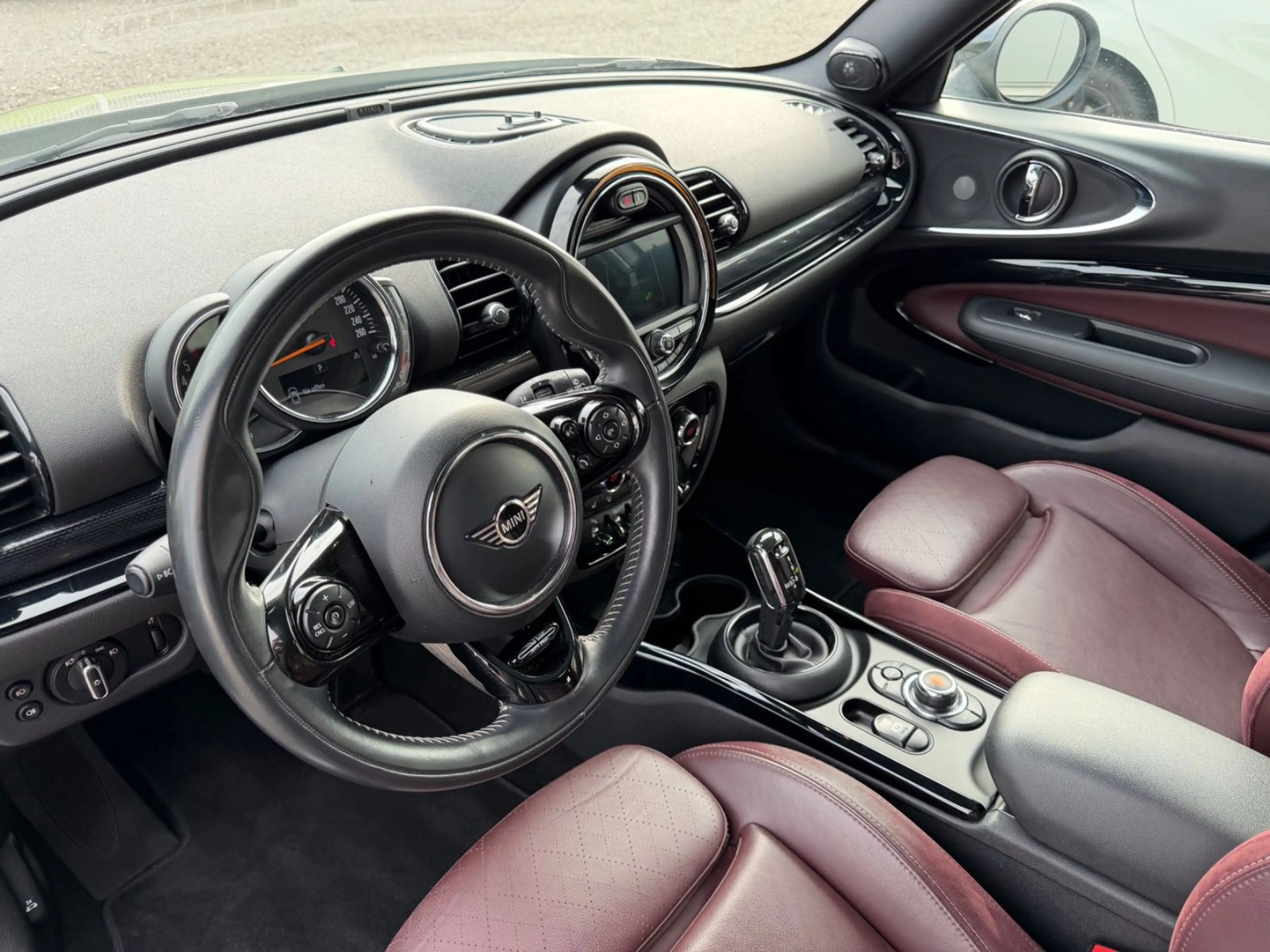 MINI Cooper D Clubman Aut./Panorama/Leder-Voll! — photo 11
