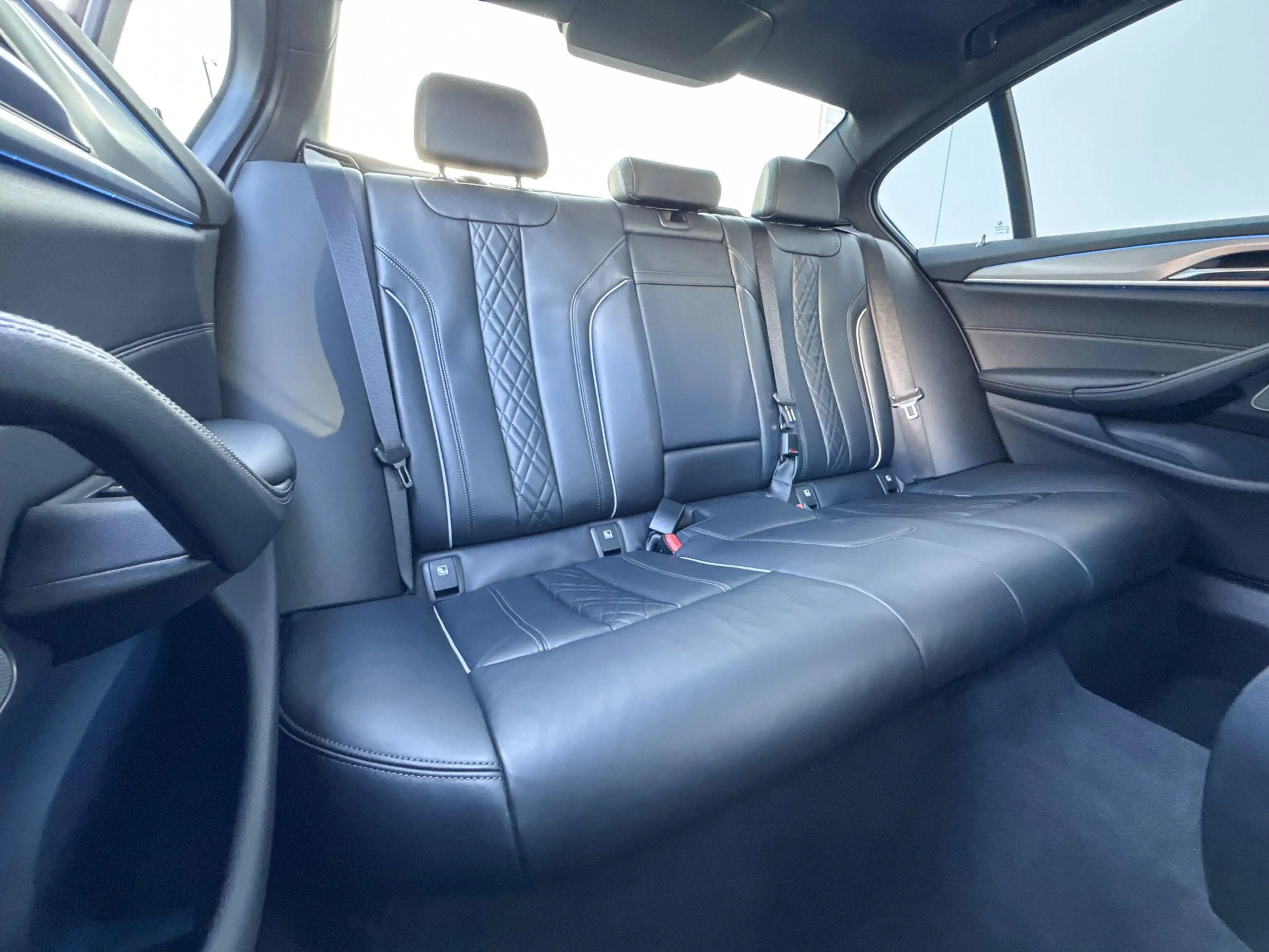 BMW 545 5 Serie 545e xDrive High Executive / Glazen Schuif — photo 8
