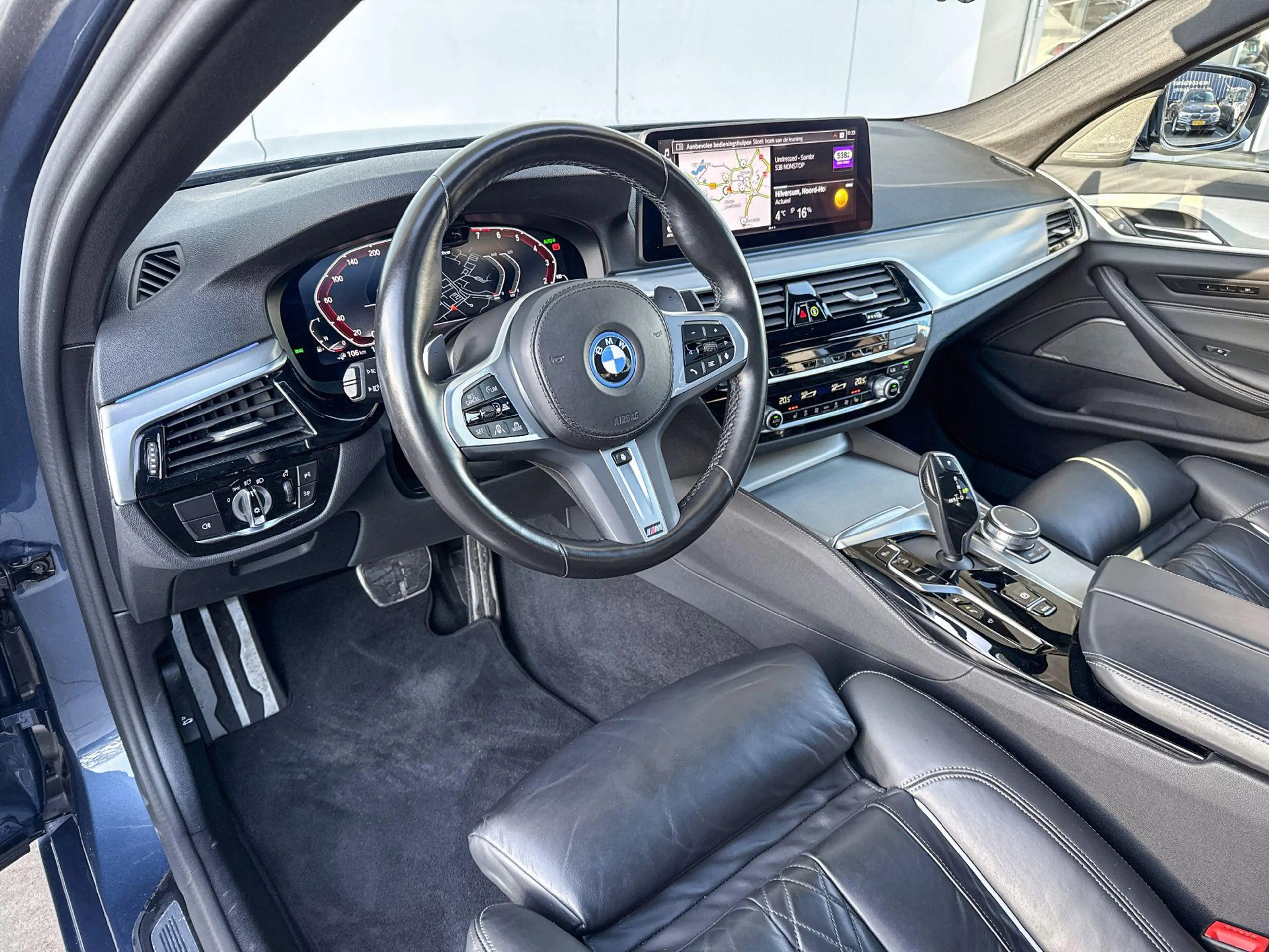 BMW 545 5 Serie 545e xDrive High Executive / Glazen Schuif — photo 5